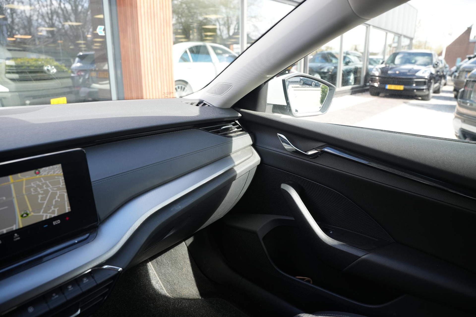 Škoda Octavia Combi 1.4 TSI iV PHEV Business Edition 2022 Moon white metallic 20