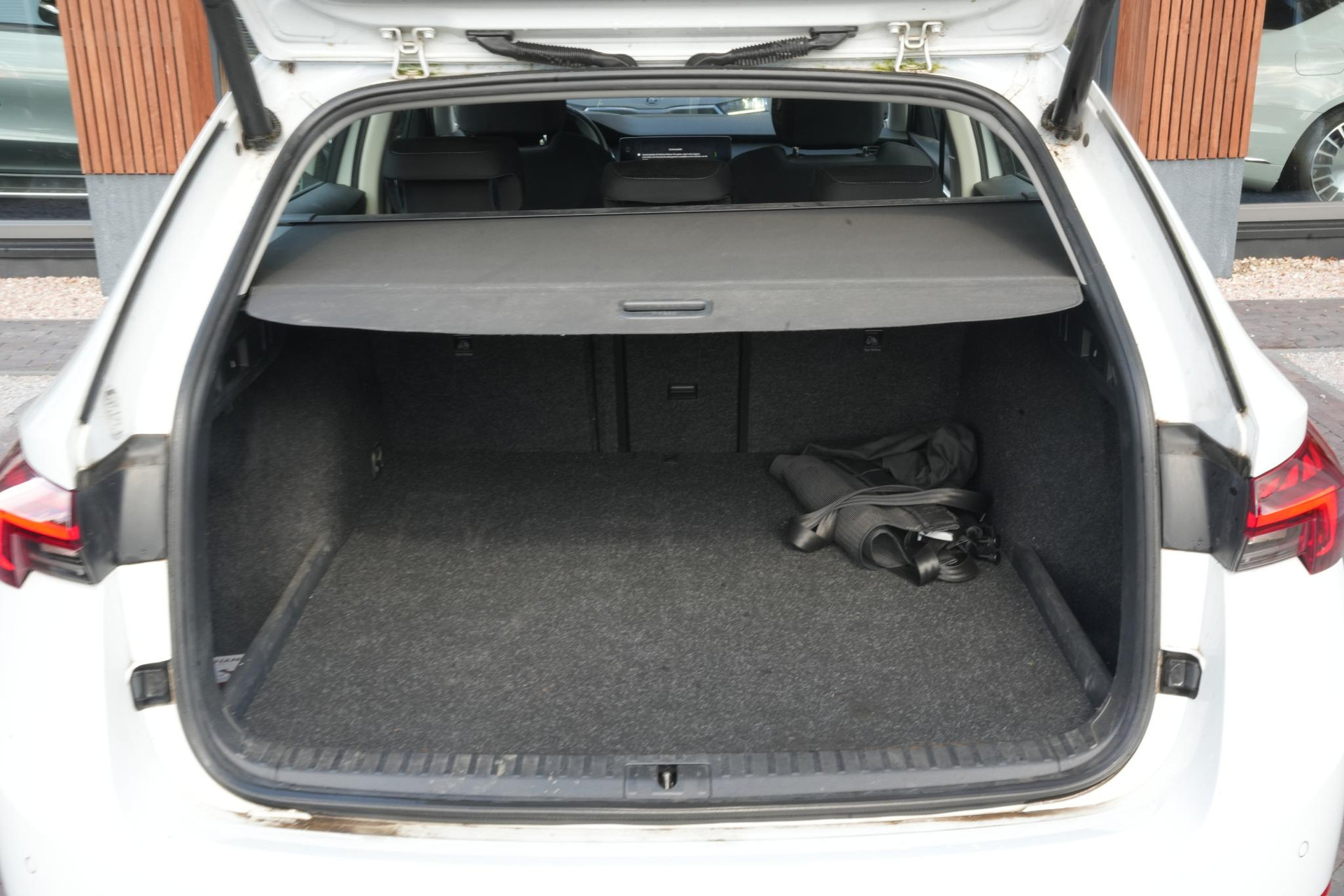 Škoda Octavia Combi 1.4 TSI iV PHEV Business Edition 2022 Moon white metallic 32