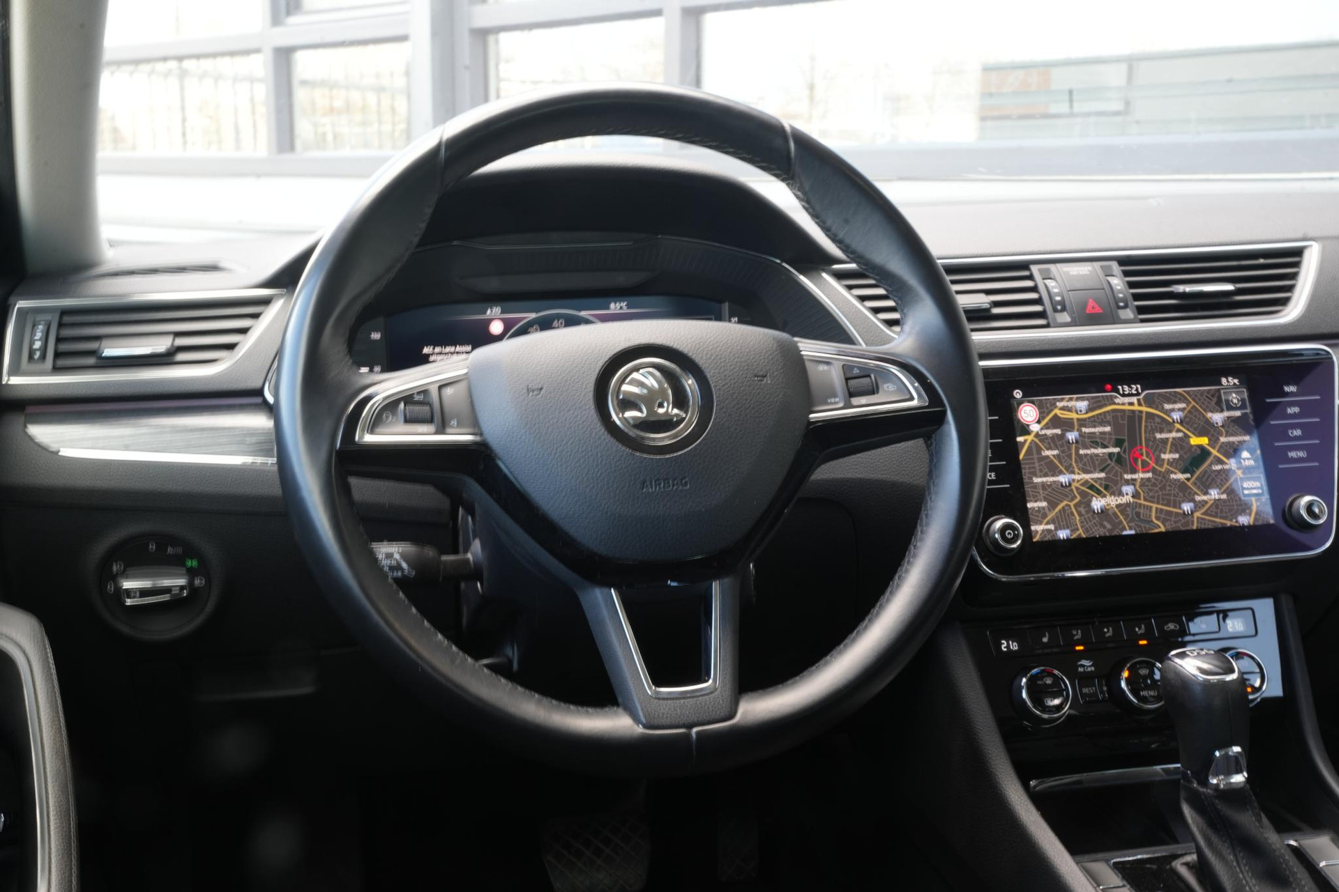 Škoda Superb 1.5 TSI ACT Business Edition 2020 Black magic mica 13