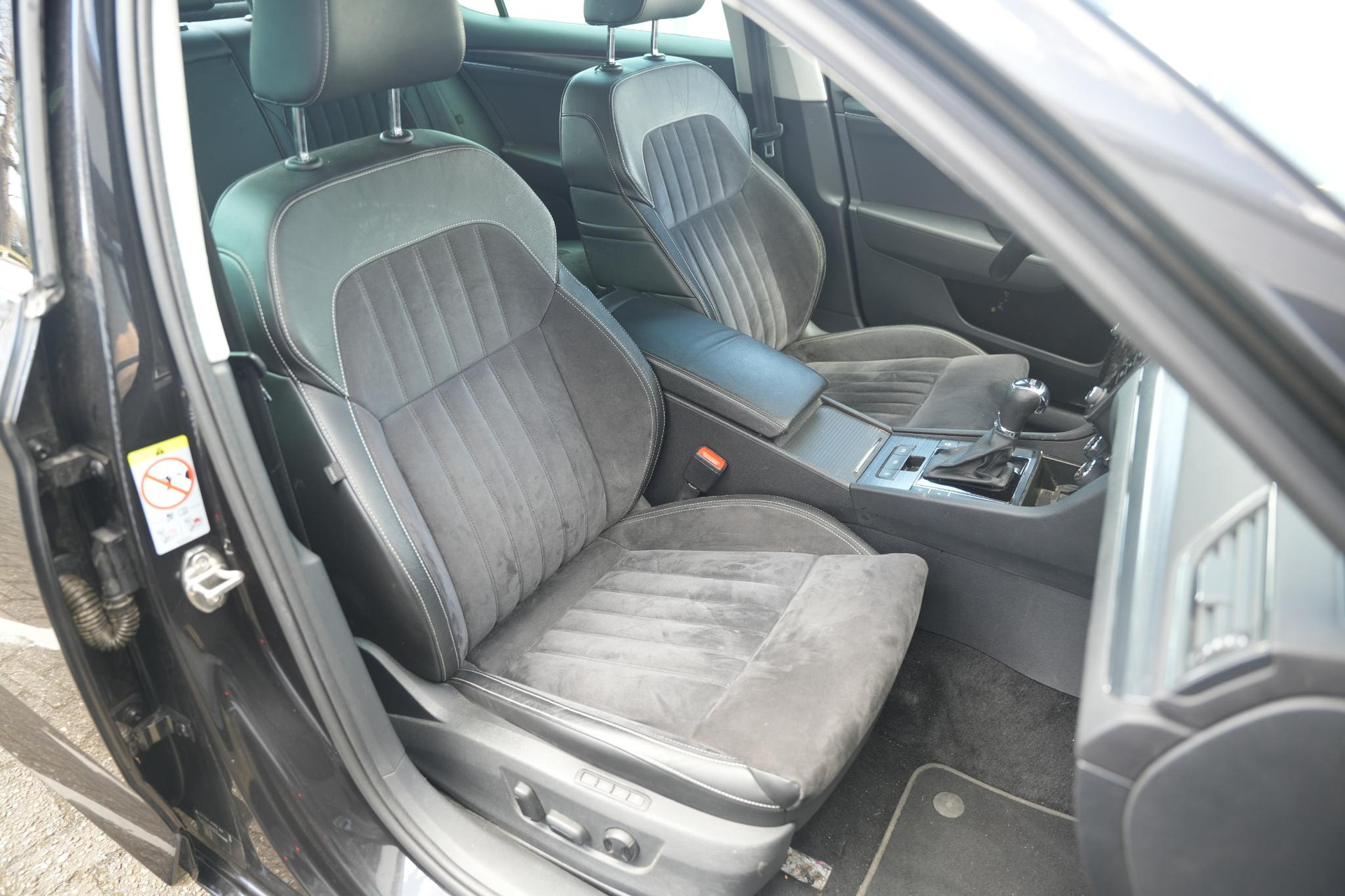 Škoda Superb 1.5 TSI ACT Business Edition 2020 Black magic mica 15