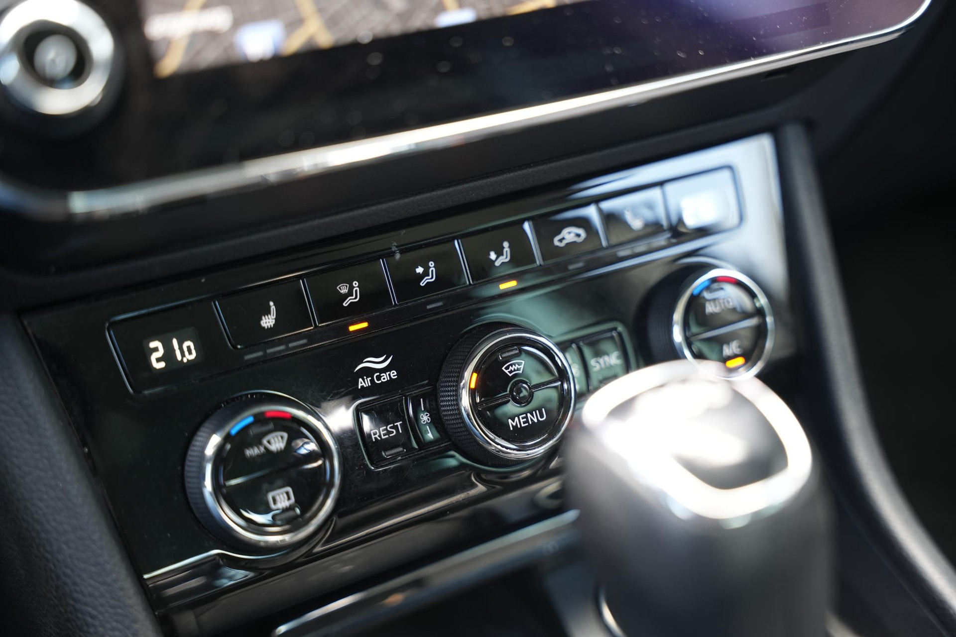 Škoda Superb 1.5 TSI ACT Business Edition 2020 Black magic mica 26