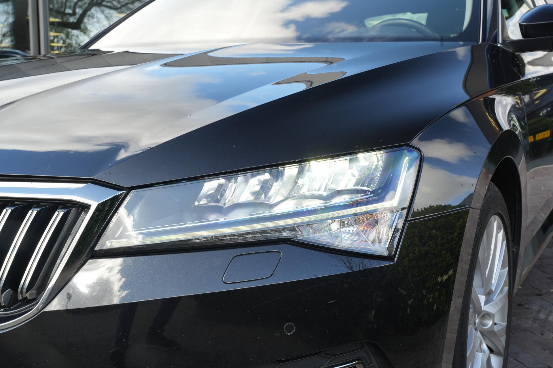 Škoda Superb 1.5 TSI ACT Business Edition 2020 Black magic mica 36