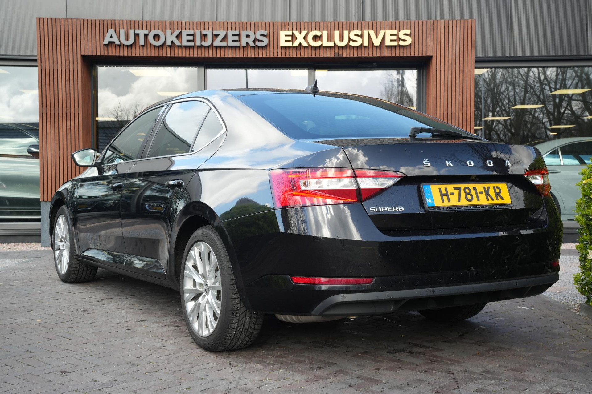 Škoda Superb 1.5 TSI ACT Business Edition 2020 Black magic mica 7
