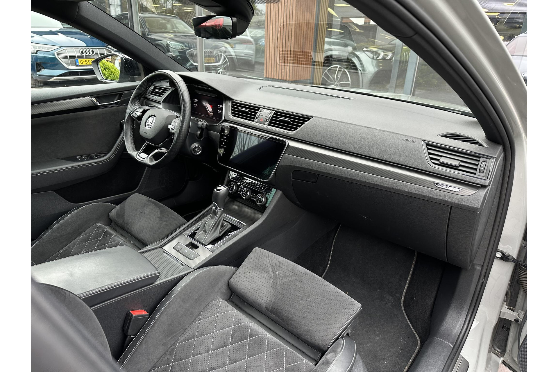 Škoda Superb Combi 1.4 TSI iV Sportline Business 2022  10