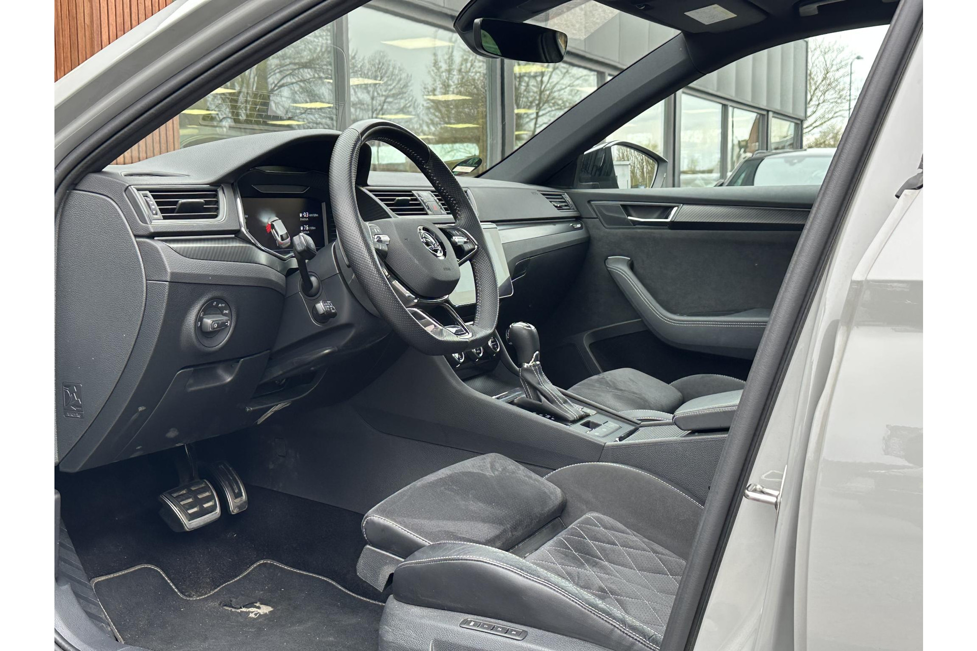 Škoda Superb Combi 1.4 TSI iV Sportline Business 2022 Steel grey 15