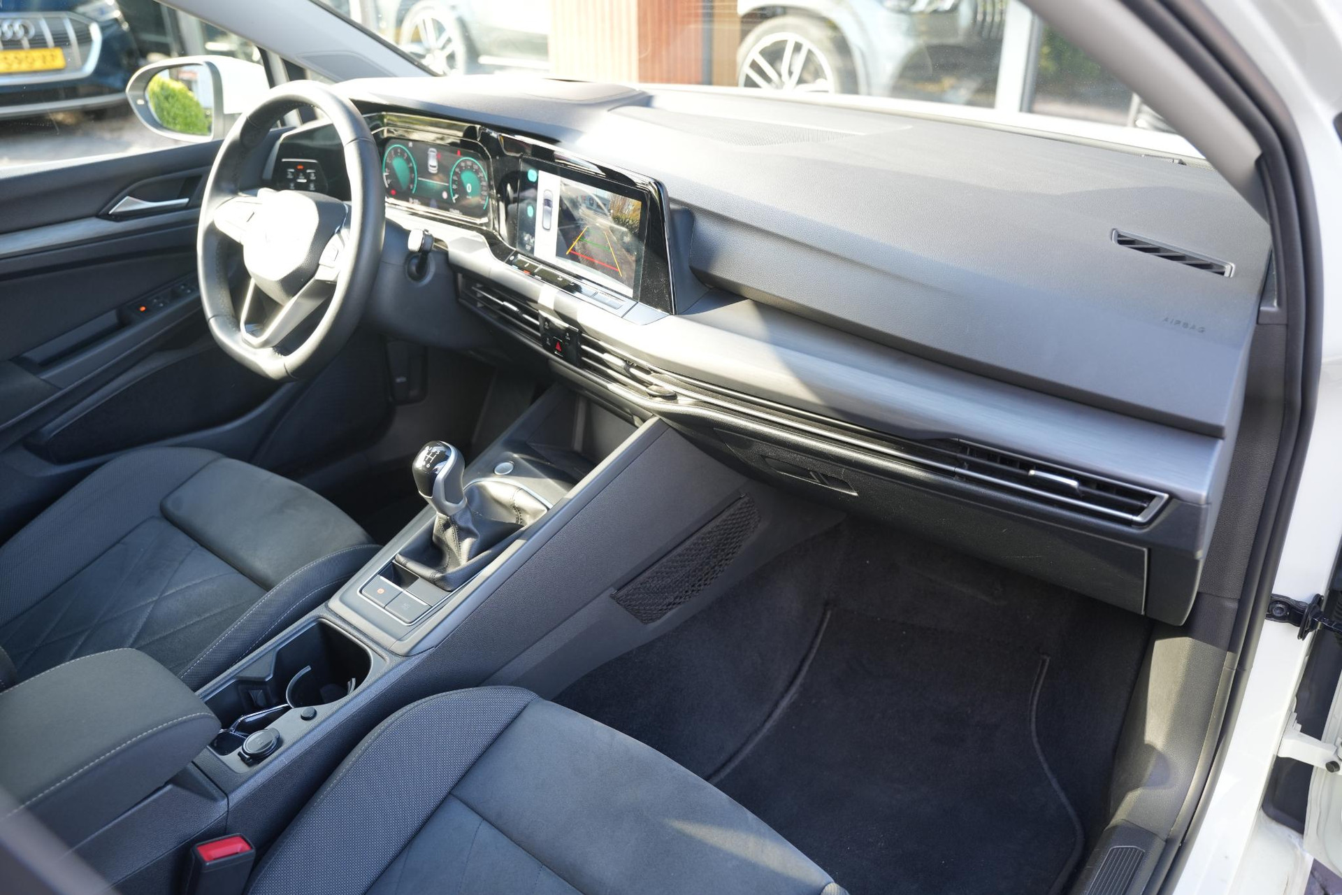 Volkswagen Golf 1.5 TSI Style 2022 Pure white 16