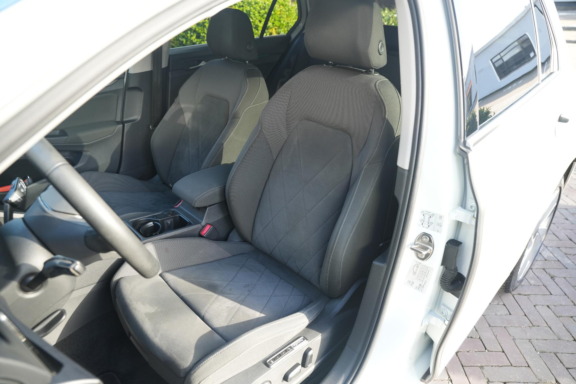 Volkswagen Golf 1.5 TSI Style 2022 Pure white 21