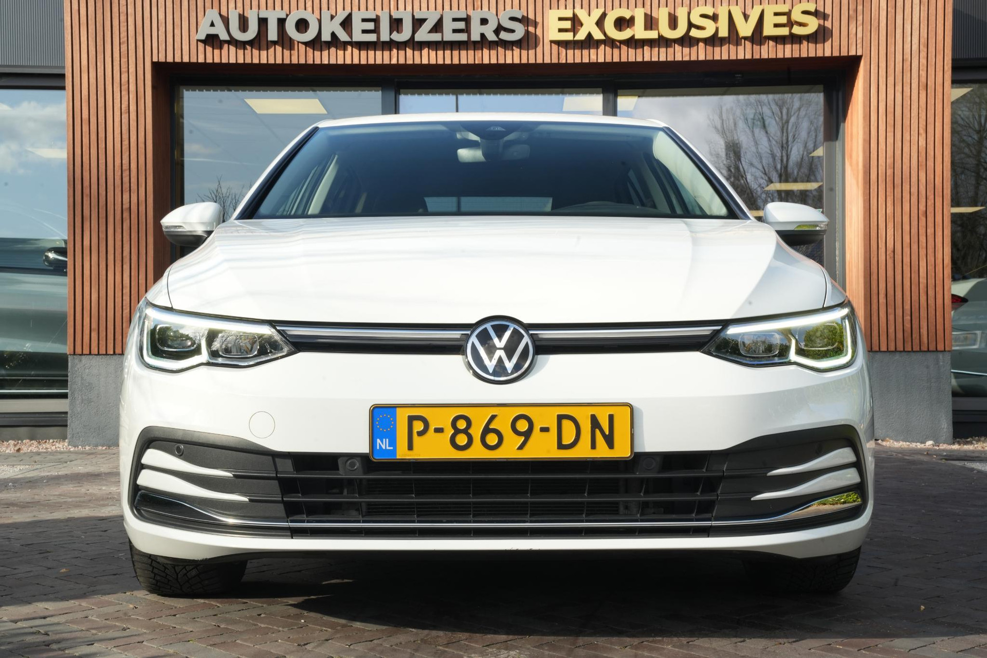 Volkswagen Golf 1.5 TSI Style 2022 Pure white 3