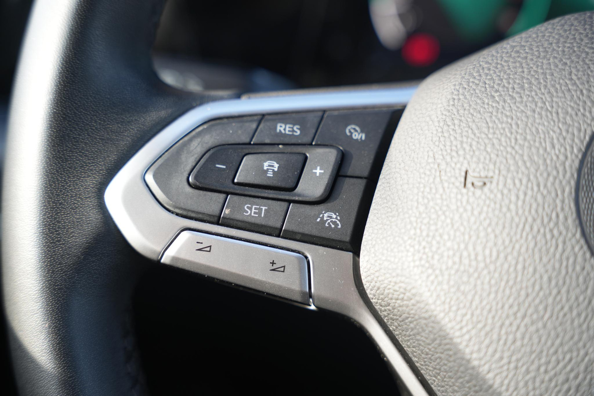 Volkswagen Golf 1.5 TSI Style 2022 Pure white 31