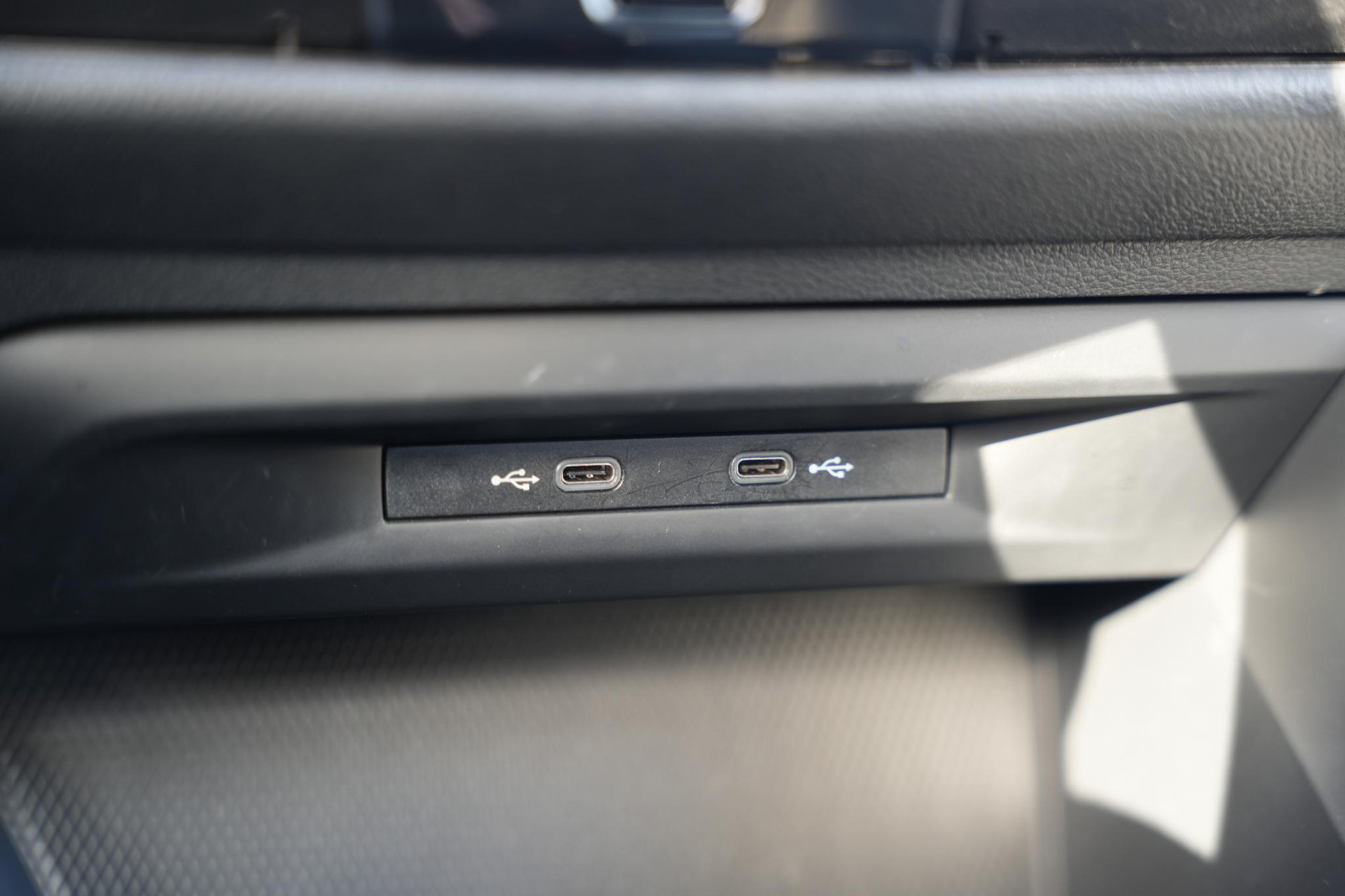 Volkswagen Golf 1.5 TSI Style 2022 Pure white 33