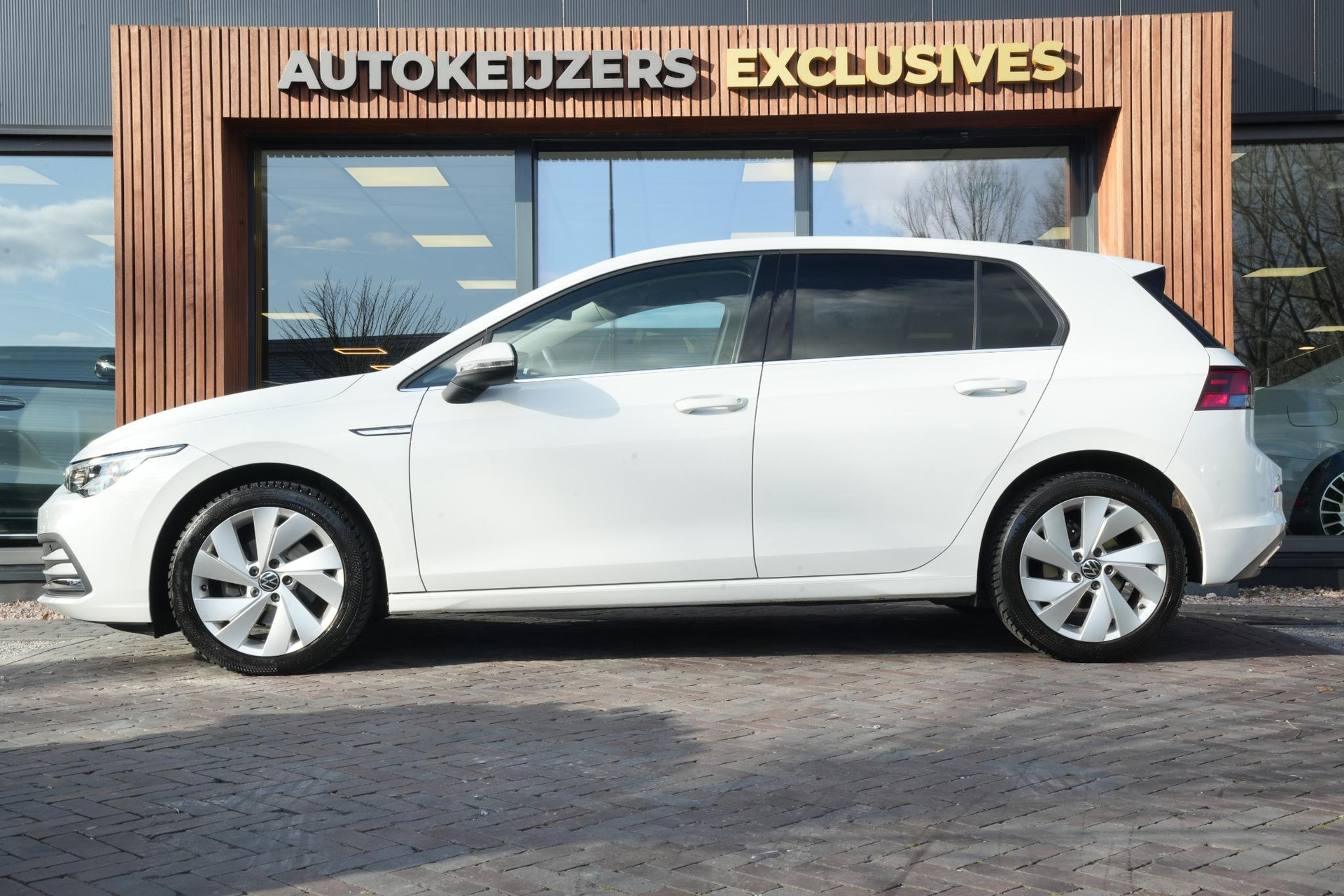 Volkswagen Golf 1.5 TSI Style 2022 Pure white 5