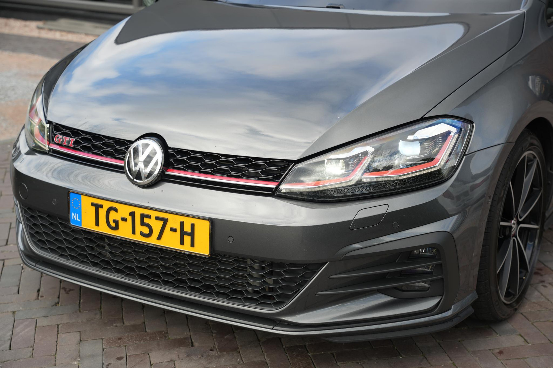 Volkswagen Golf 2.0 TSI GTI Performance 2017 Metallic indium grey (X3X3) 17