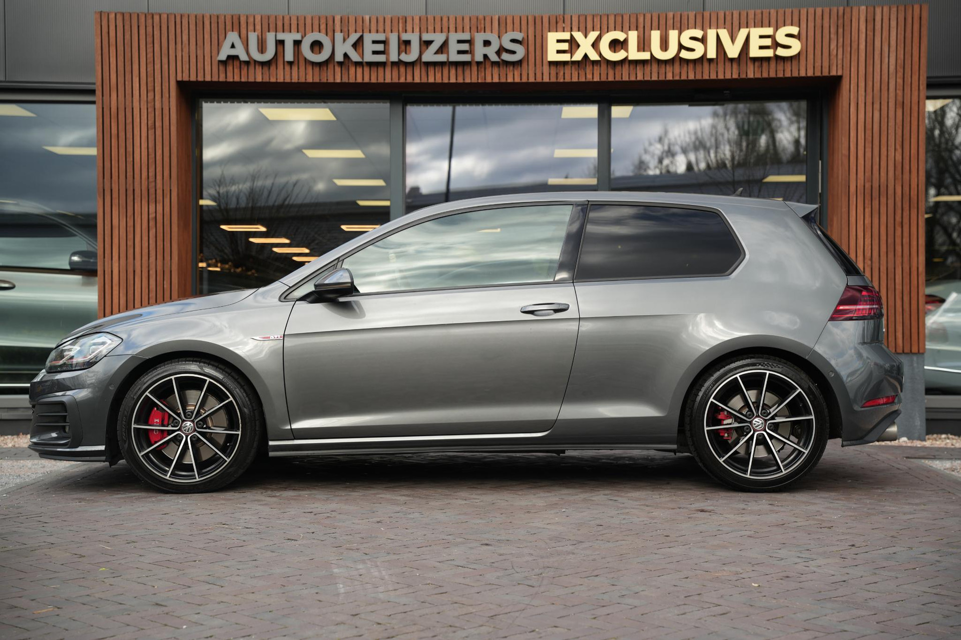 Volkswagen Golf 2.0 TSI GTI Performance 2017 Metallic indium grey (X3X3) 5