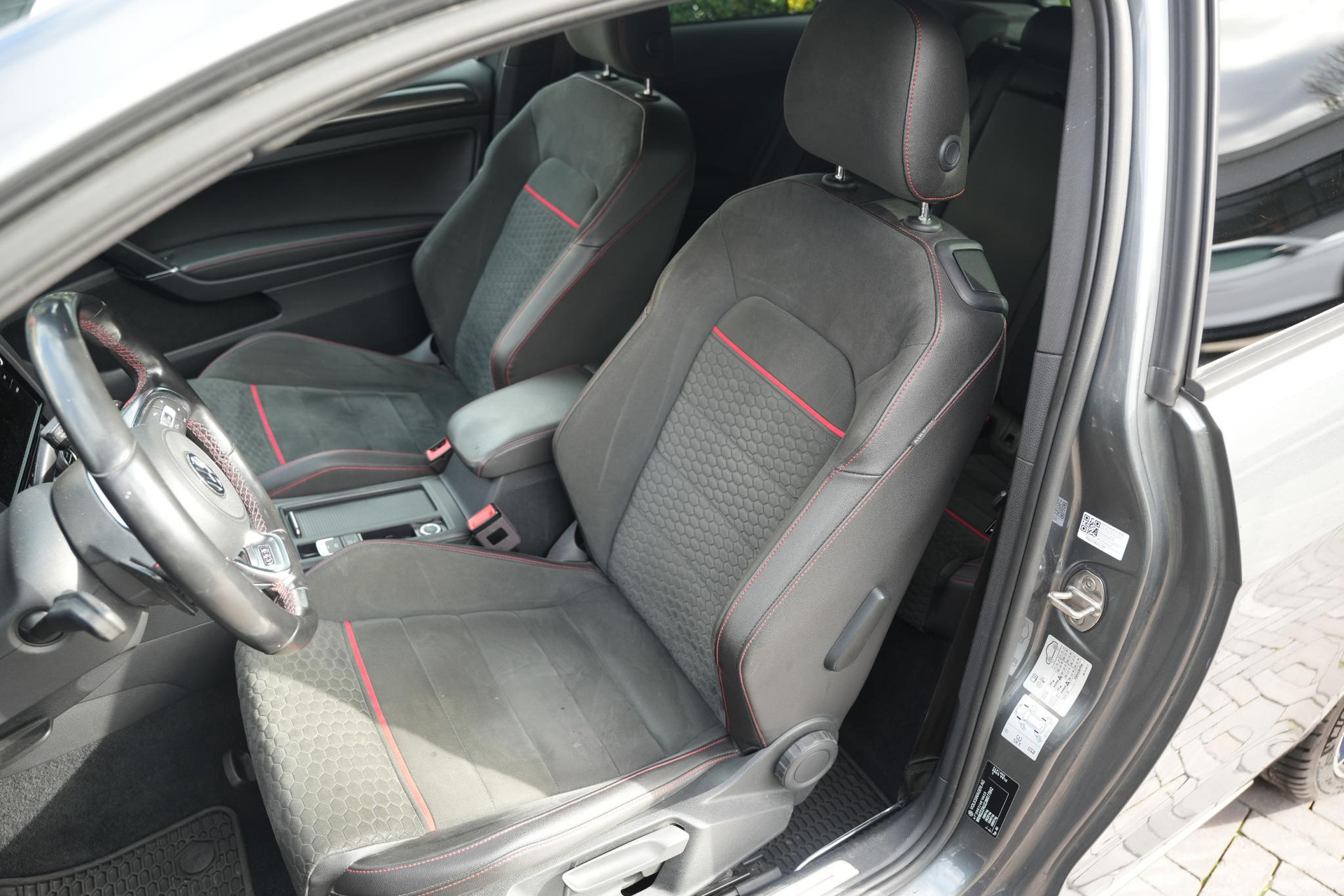 Volkswagen Golf 2.0 TSI GTI Performance 2017 Metallic indium grey (X3X3) 6