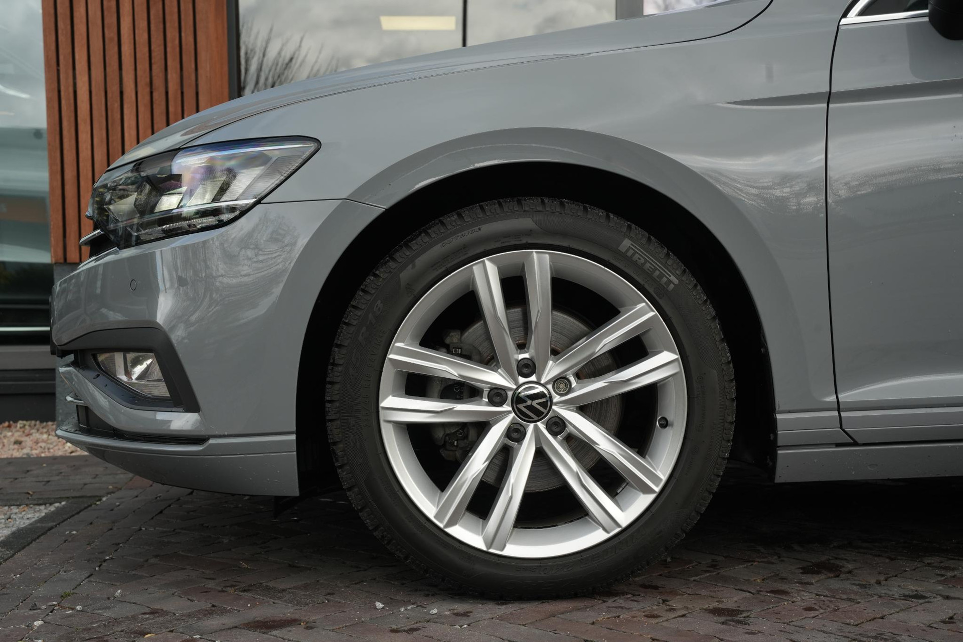 Volkswagen Passat 1.5 TSI Business 2022 Moonstone grey 11
