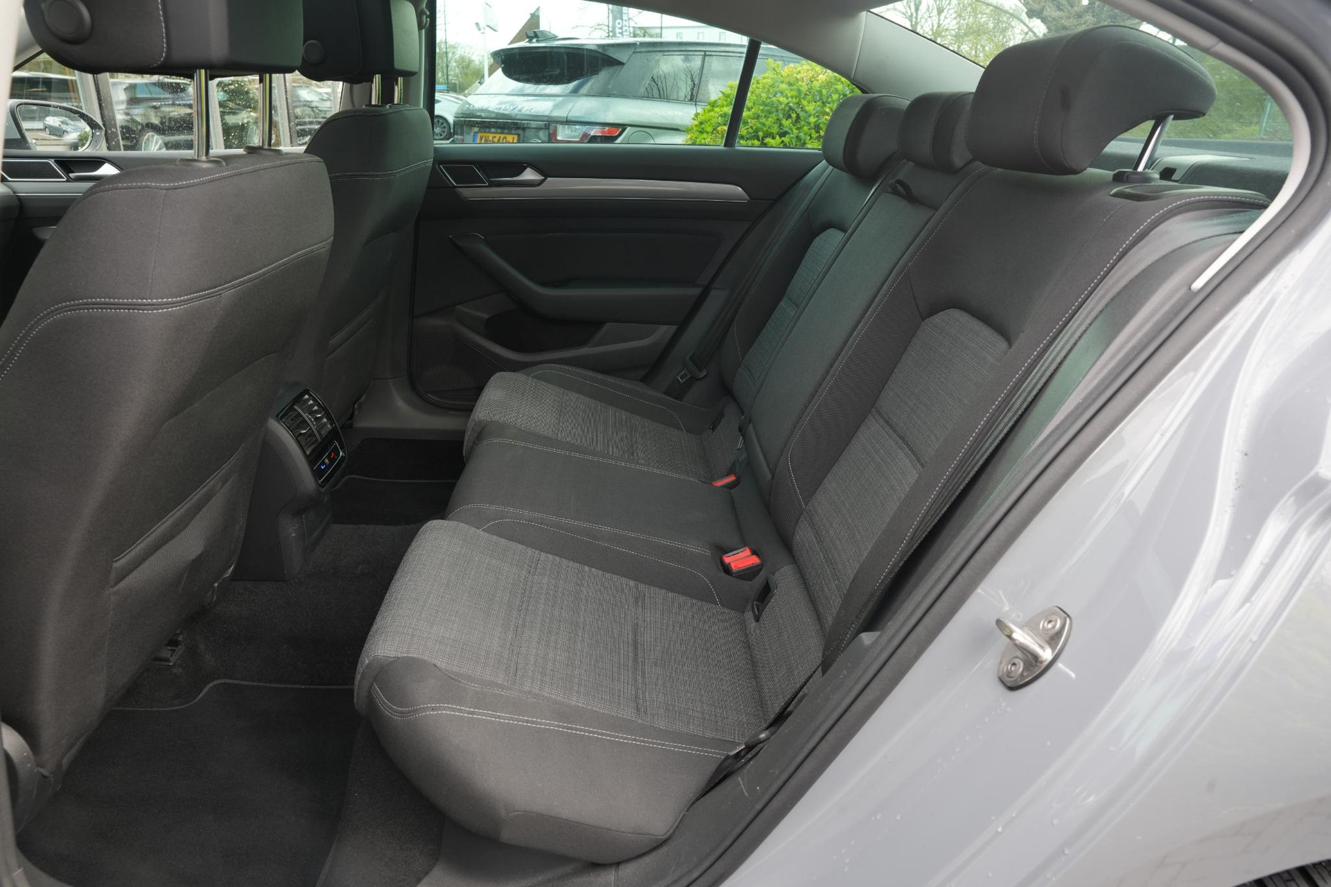 Volkswagen Passat 1.5 TSI Business 2022 Moonstone grey 20