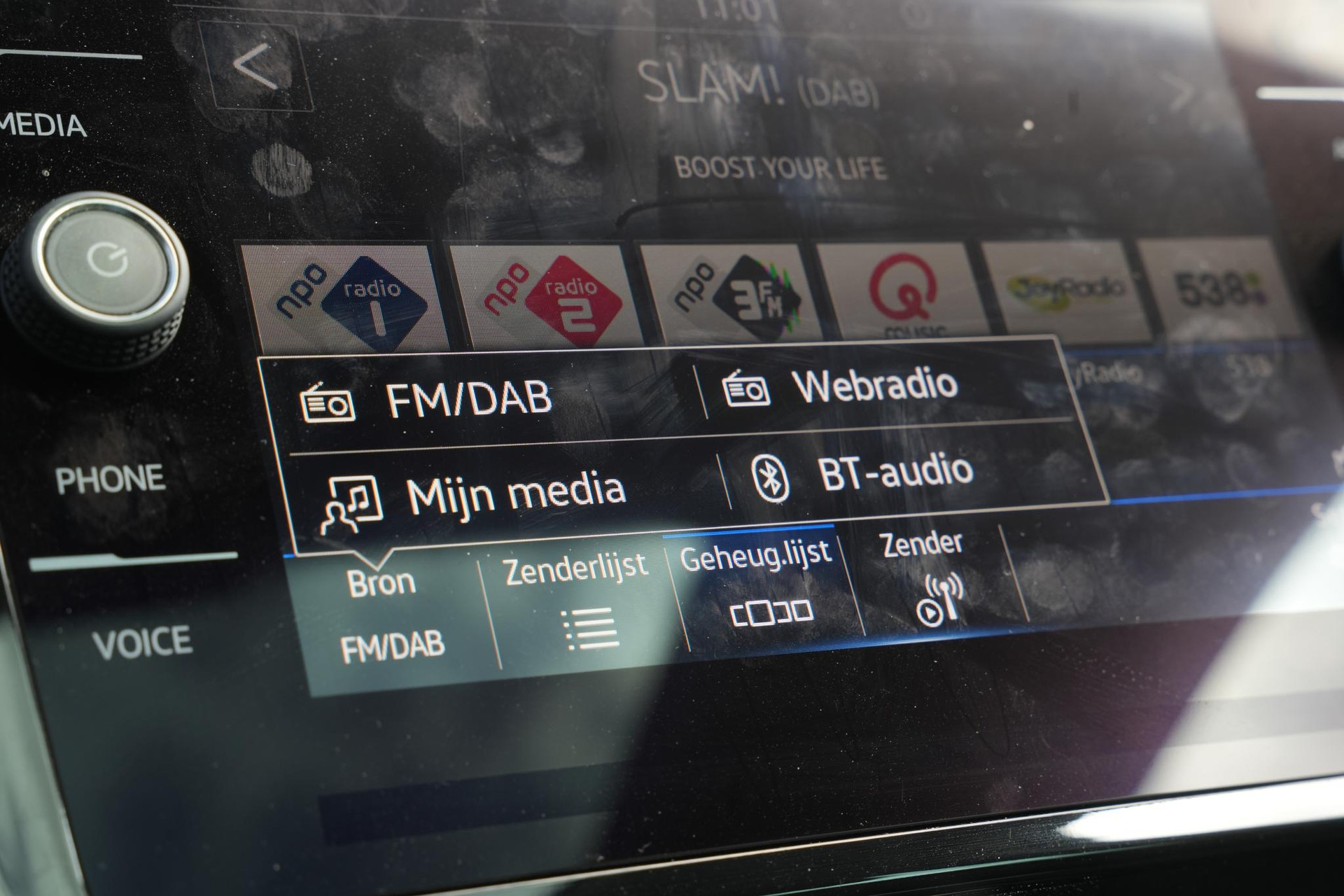 Volkswagen Passat 1.5 TSI Business 2022 Moonstone grey 24