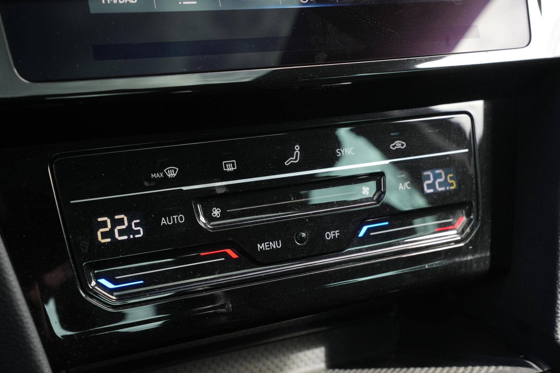 Volkswagen Passat 1.5 TSI Business 2022 Moonstone grey 26