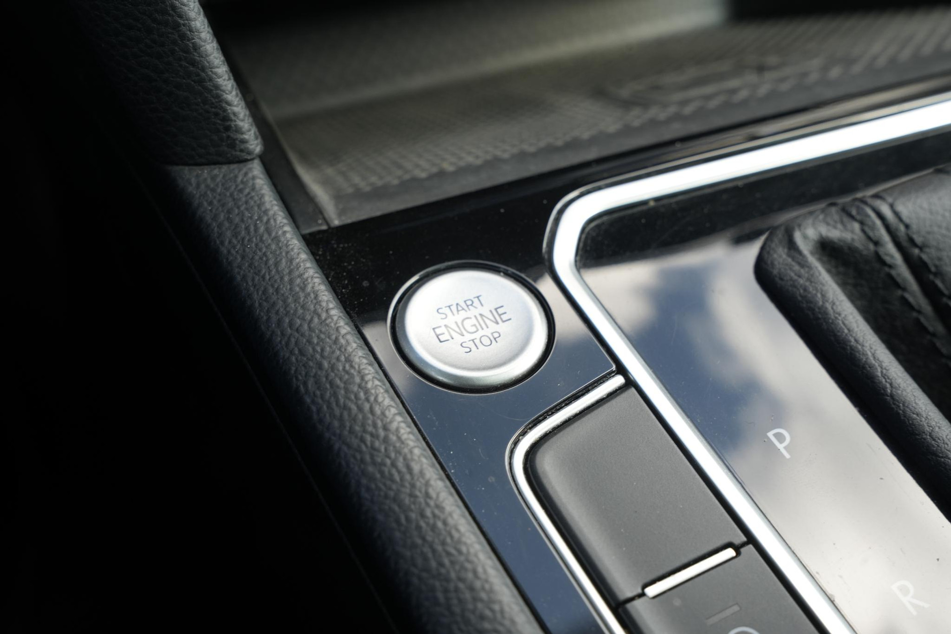 Volkswagen Passat 1.5 TSI Business 2022 Moonstone grey 33