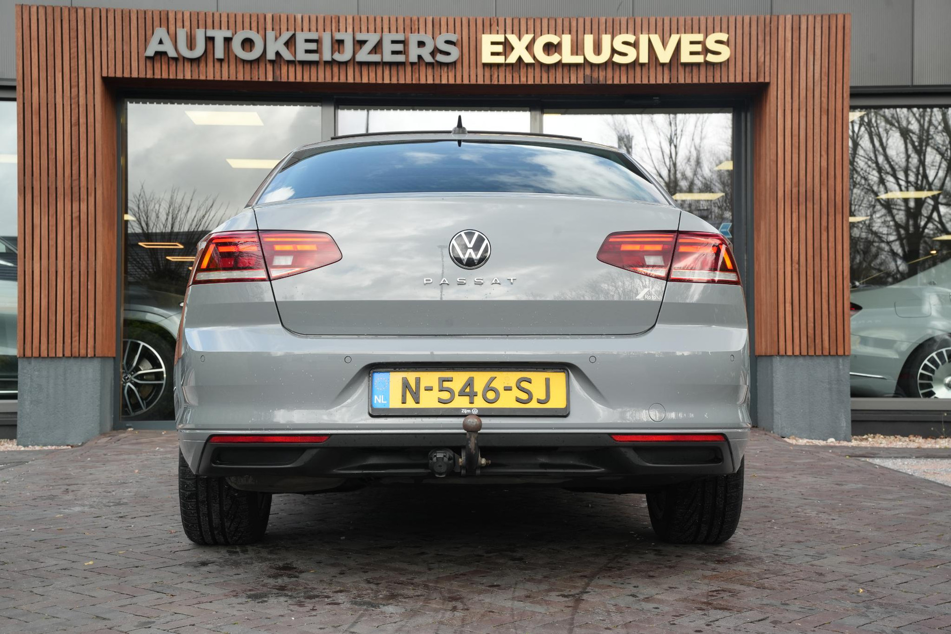 Volkswagen Passat 1.5 TSI Business 2022 Moonstone grey 9