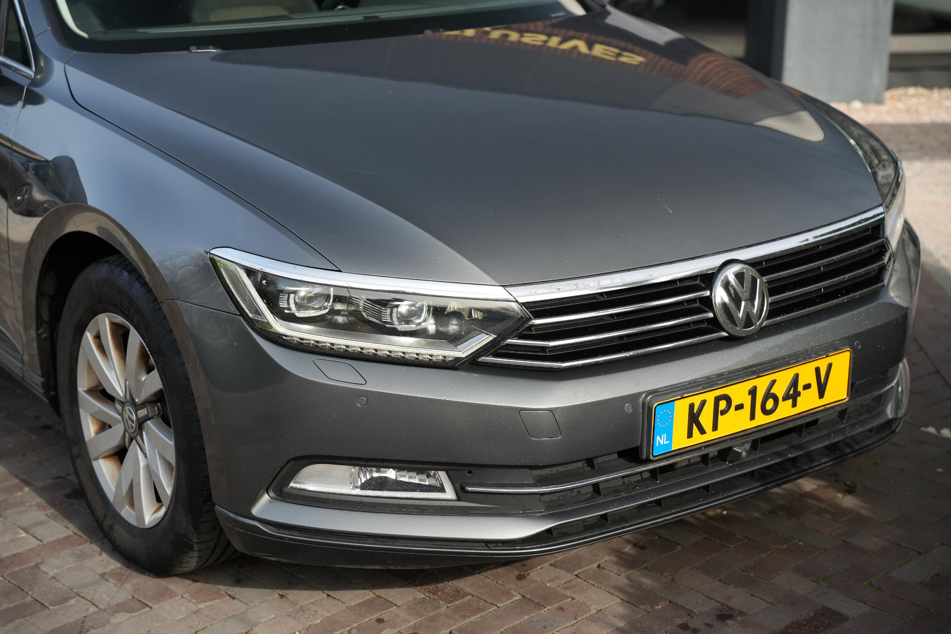 Volkswagen Passat Variant 1.6 TDI Connected Series 2016 Indium grey metallic 10