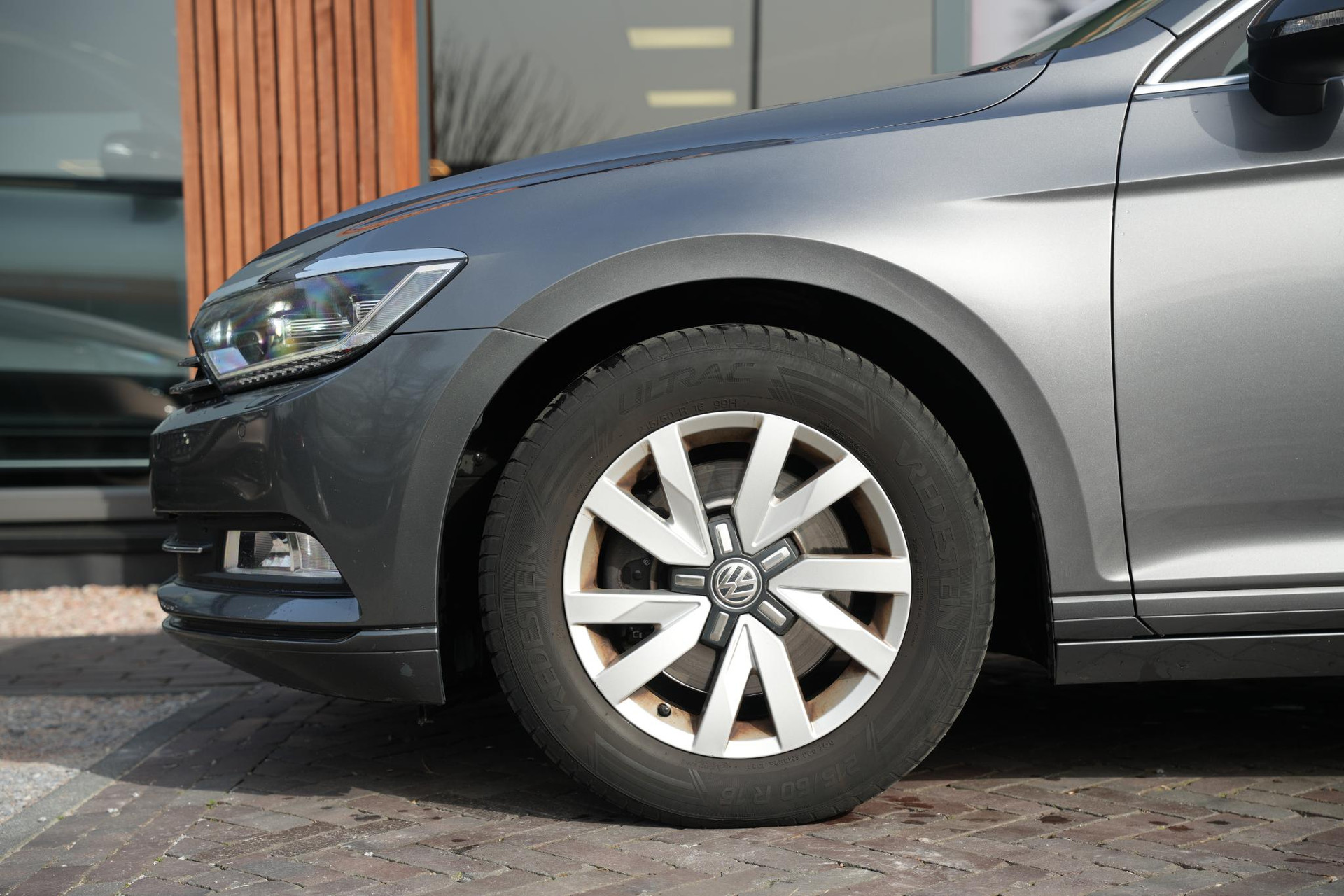 Volkswagen Passat Variant 1.6 TDI Connected Series 2016 Indium grey metallic 12