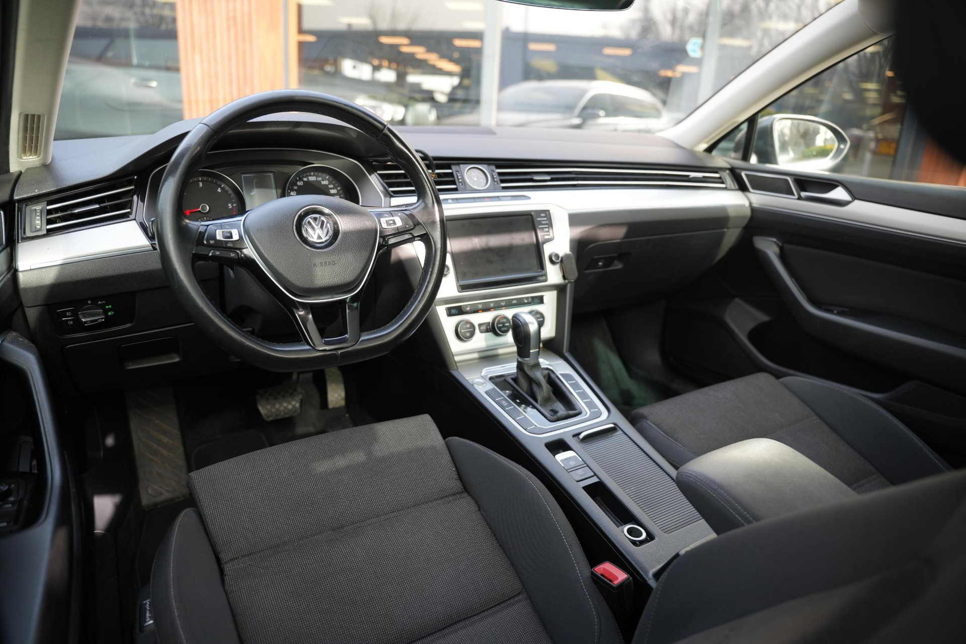 Volkswagen Passat Variant 1.6 TDI Connected Series 2016 Indium grey metallic 2