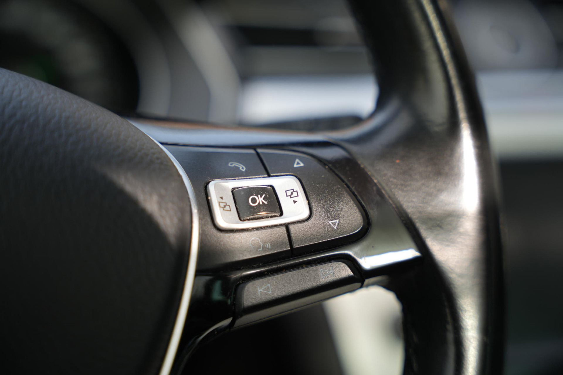 Volkswagen Passat Variant 1.6 TDI Connected Series 2016 Indium grey metallic 22