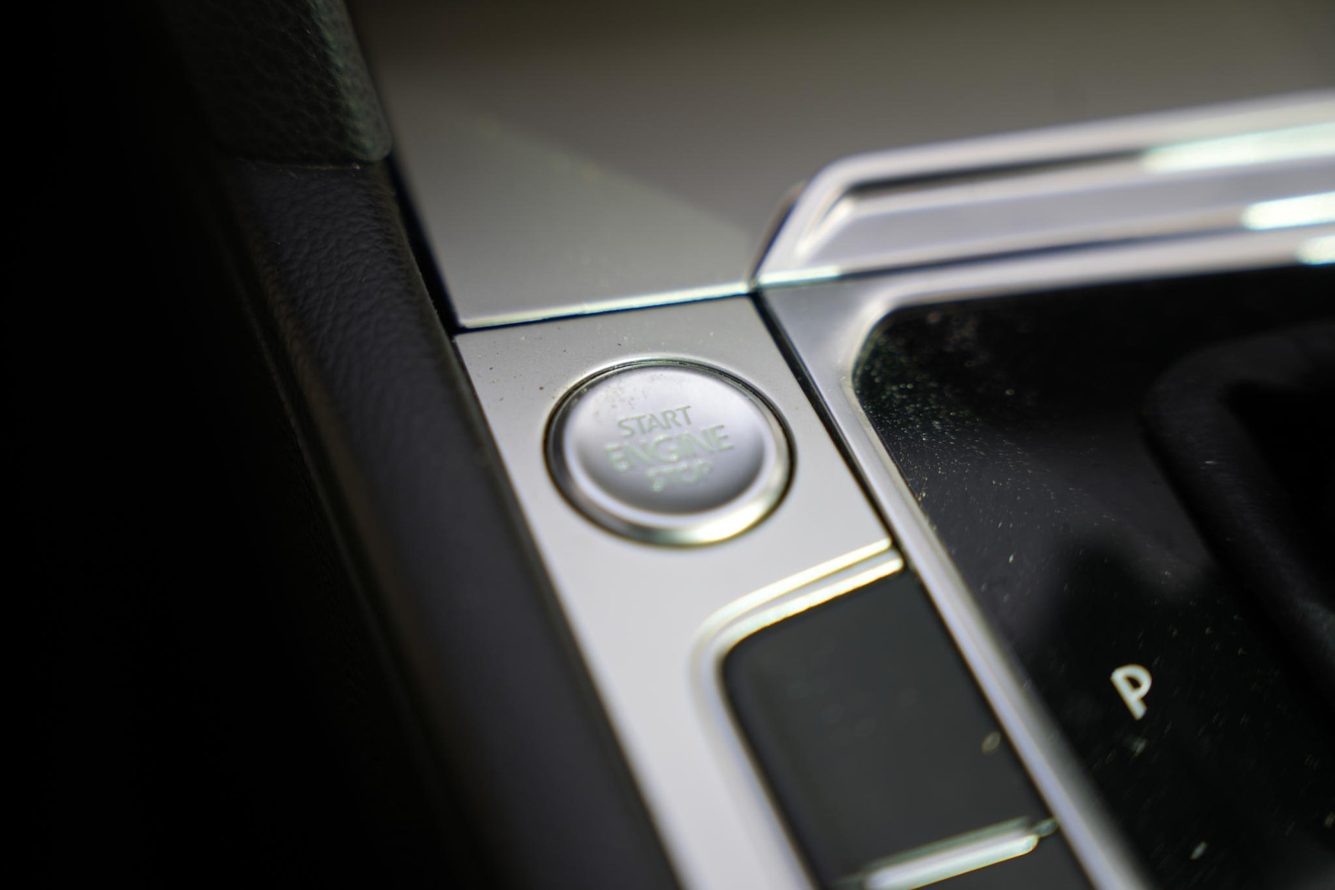 Volkswagen Passat Variant 1.6 TDI Connected Series 2016 Indium grey metallic 25