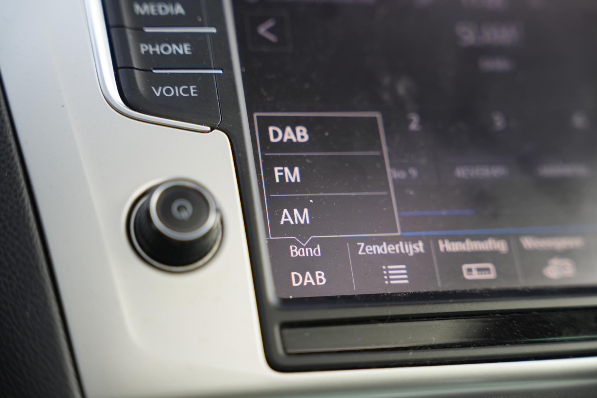 Volkswagen Passat Variant 1.6 TDI Connected Series 2016 Indium grey metallic 31