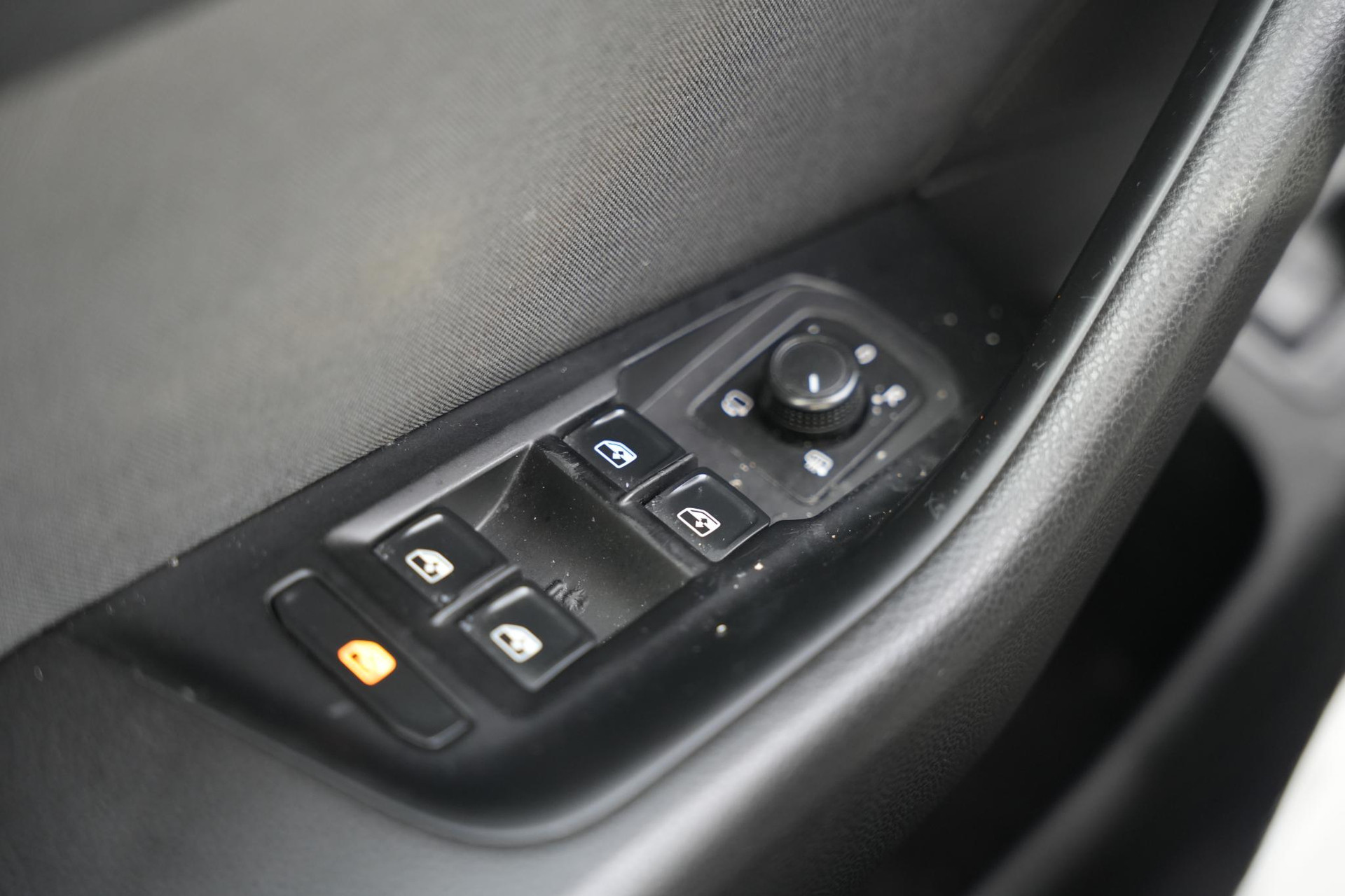Volkswagen Passat Variant 1.6 TDI Connected Series 2016 Indium grey metallic 33