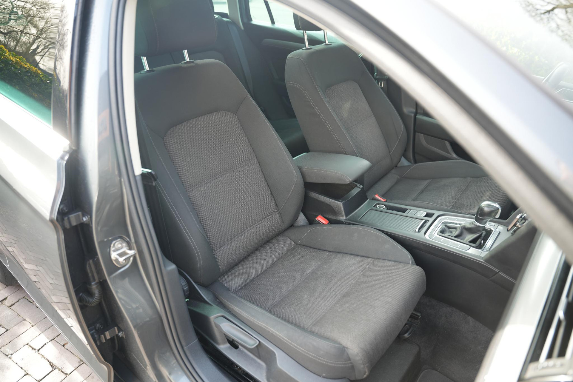 Volkswagen Passat Variant 1.6 TDI Connected Series 2016 Indium grey metallic 6