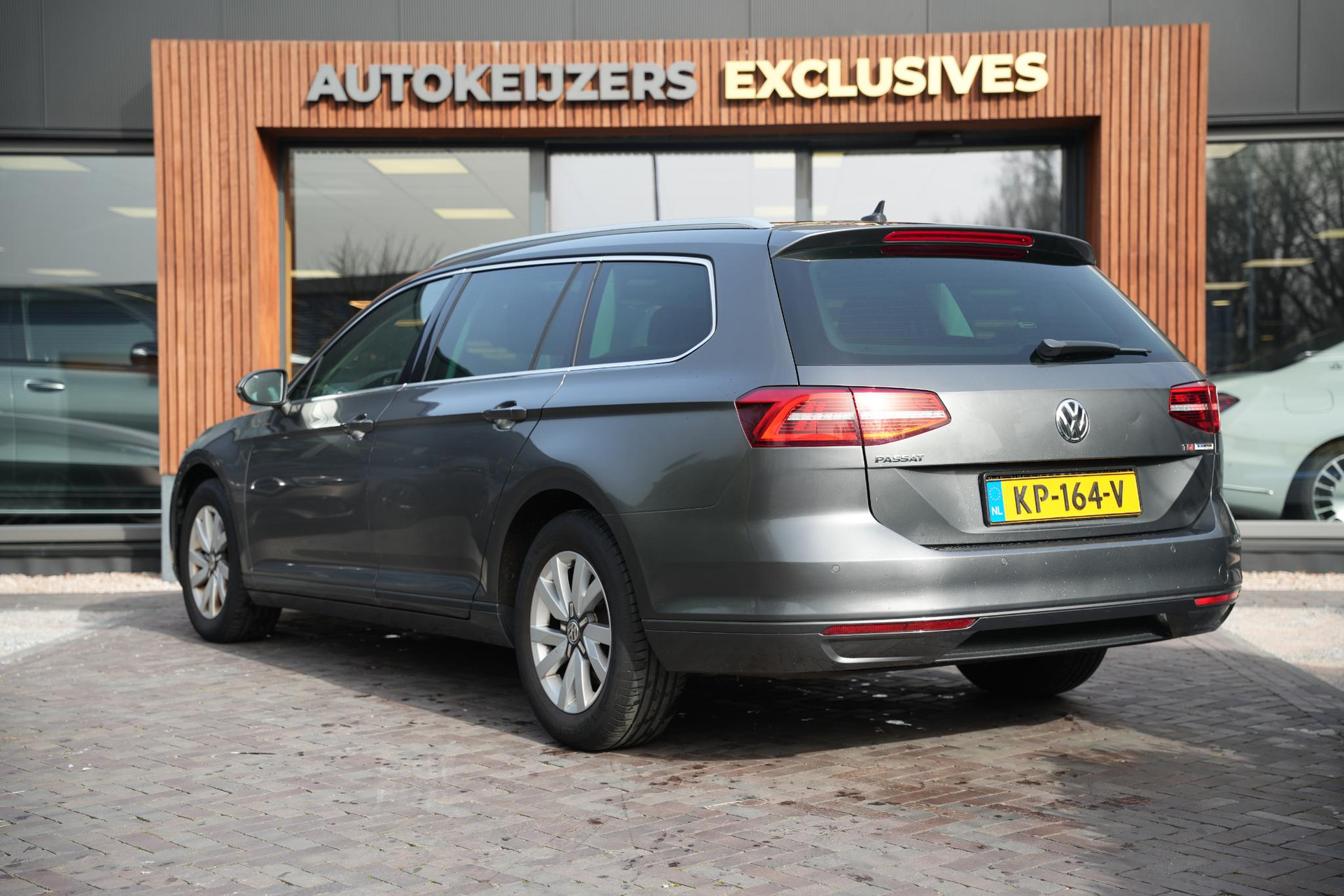 Volkswagen Passat Variant 1.6 TDI Connected Series 2016 Indium grey metallic 7