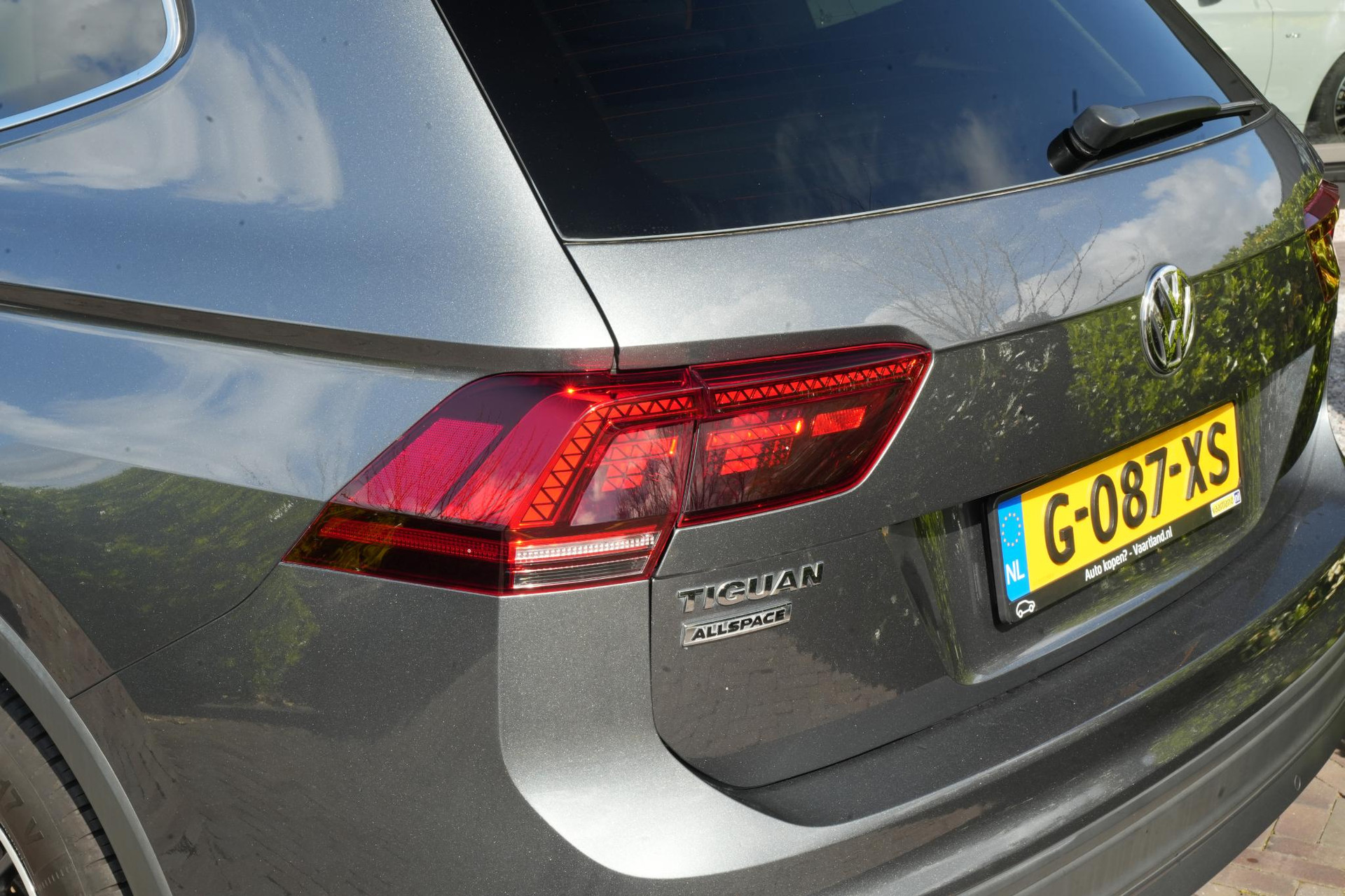 Volkswagen Tiguan Allspace 1.5 TSI Comfortline Business 2020 Platinum grey metallic 14