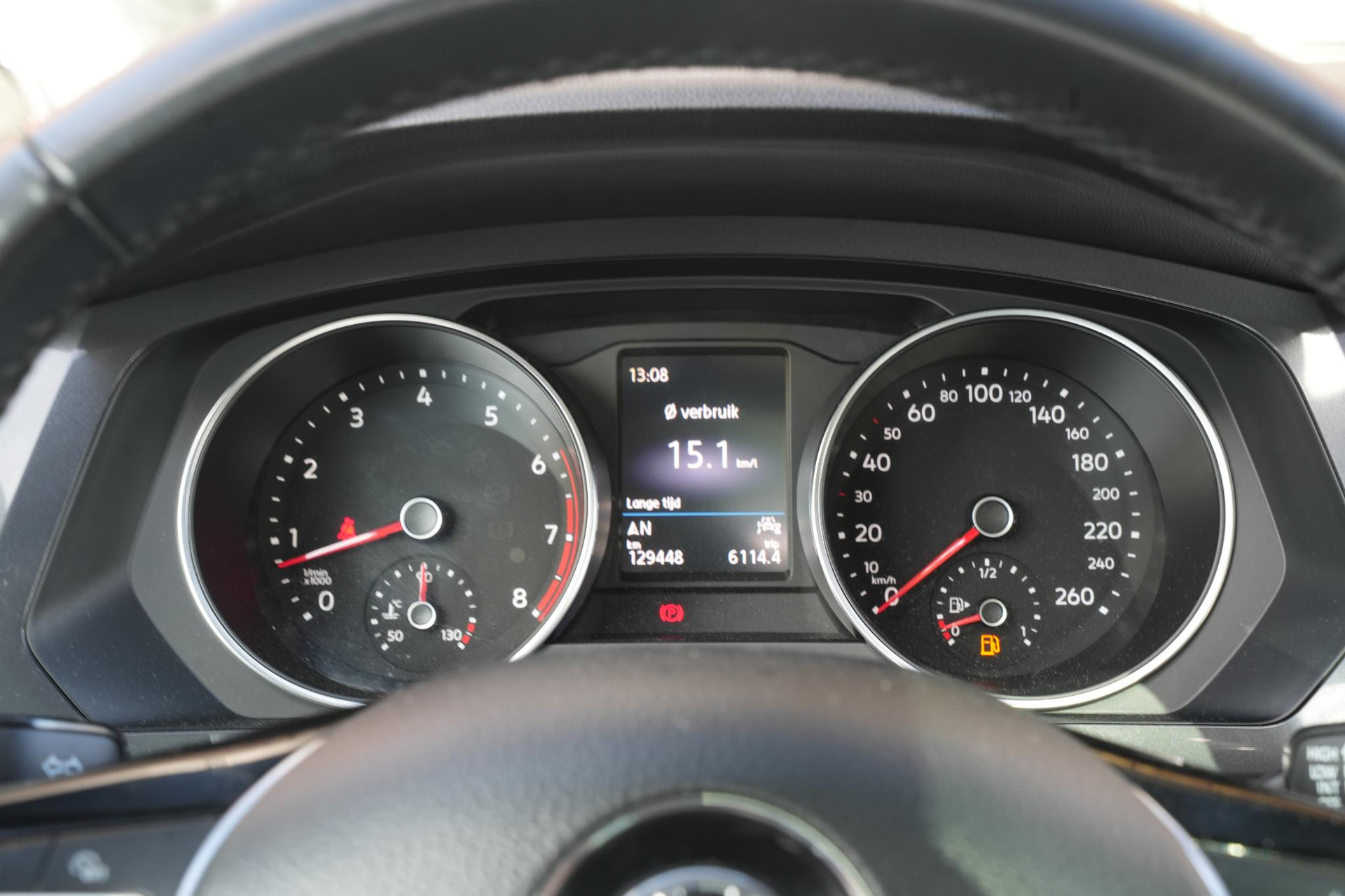 Volkswagen Tiguan Allspace 1.5 TSI Comfortline Business 2020 Platinum grey metallic 16