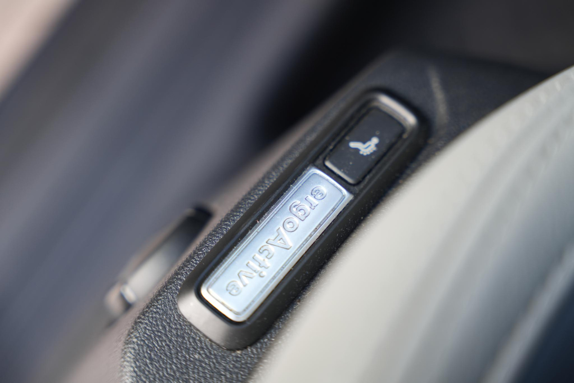 Volkswagen Tiguan Allspace 1.5 TSI Comfortline Business 2020 Platinum grey metallic 21