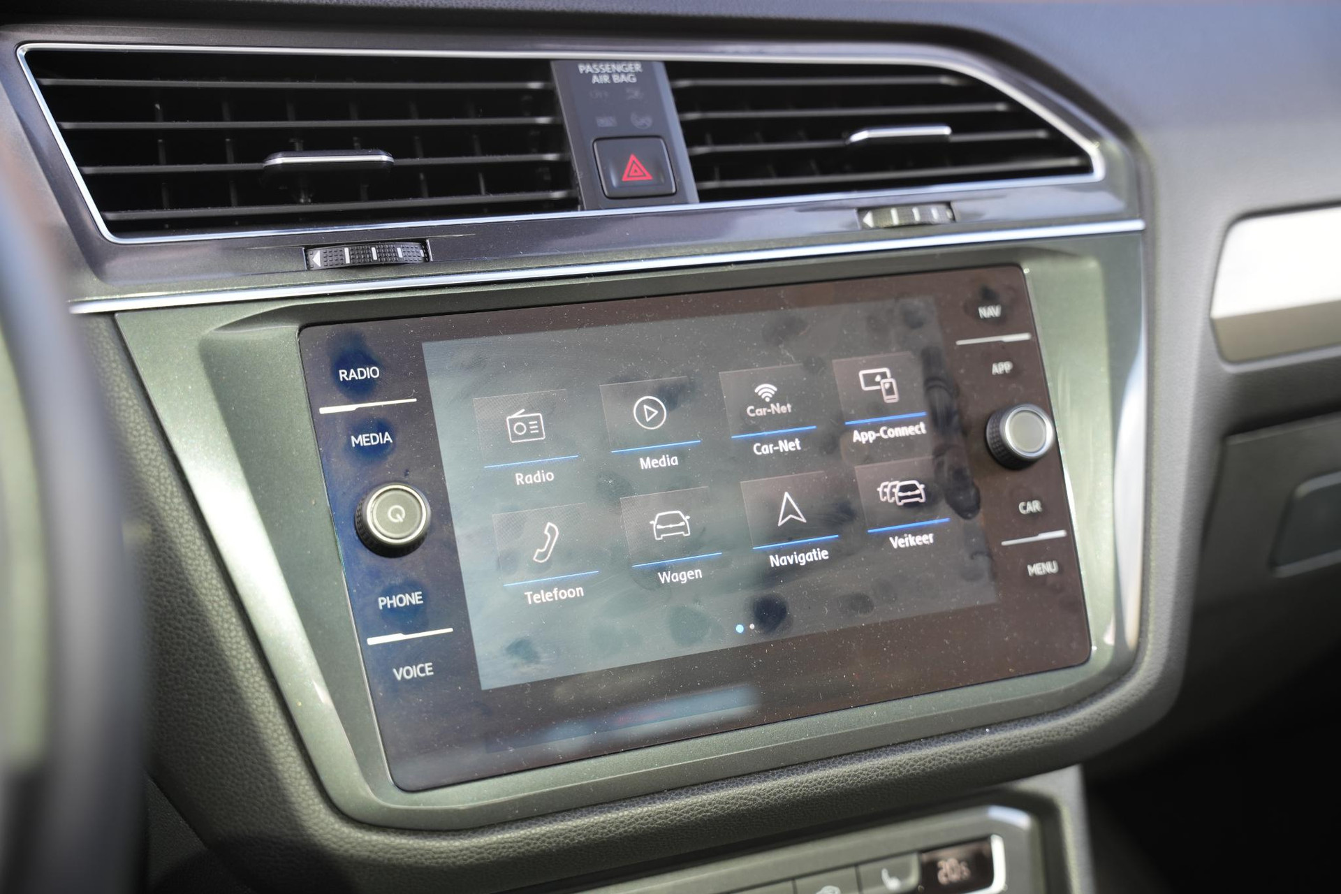 Volkswagen Tiguan Allspace 1.5 TSI Comfortline Business 2020 Platinum grey metallic 24