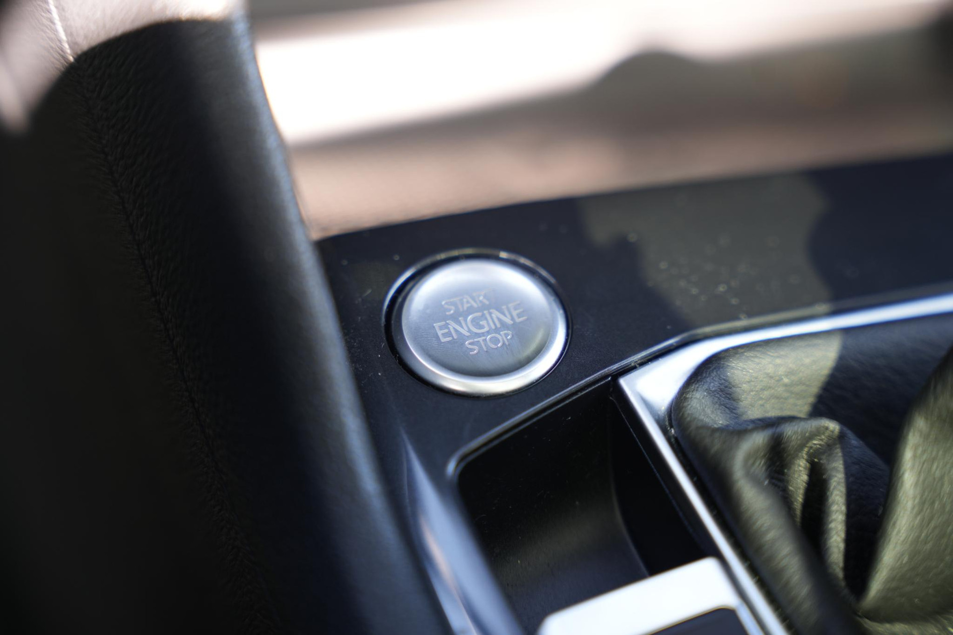 Volkswagen Tiguan Allspace 1.5 TSI Comfortline Business 2020 Platinum grey metallic 28