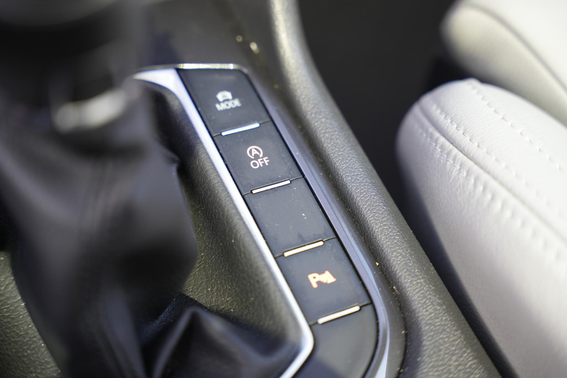 Volkswagen Tiguan Allspace 1.5 TSI Comfortline Business 2020 Platinum grey metallic 29