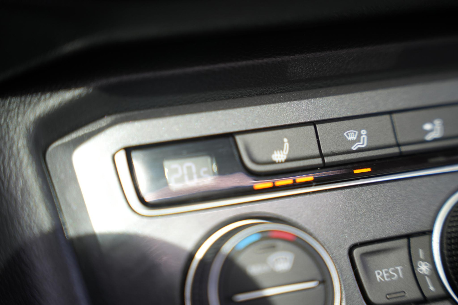 Volkswagen Tiguan Allspace 1.5 TSI Comfortline Business 2020 Platinum grey metallic 32