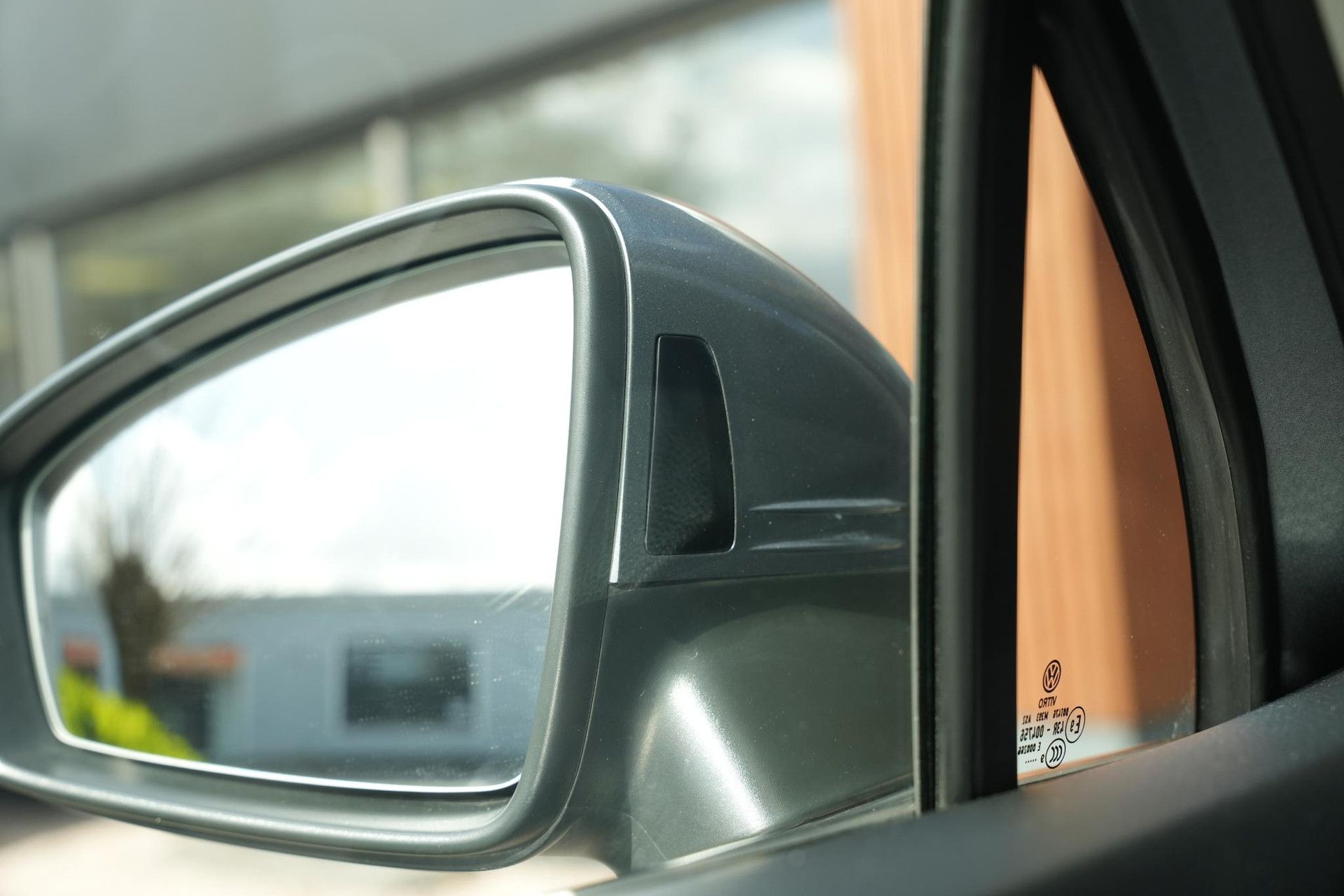 Volkswagen Tiguan Allspace 1.5 TSI Comfortline Business 2020 Platinum grey metallic 37