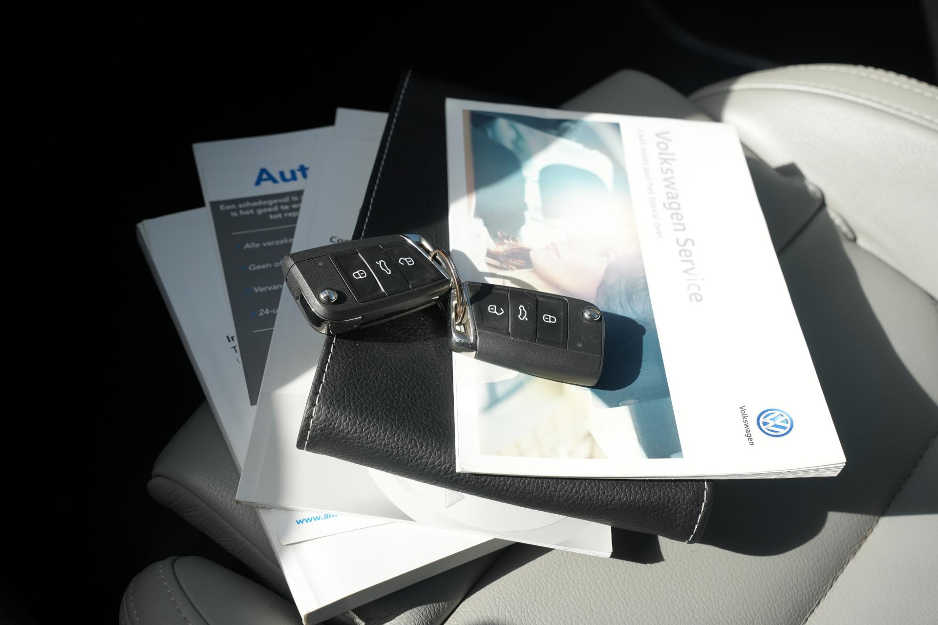 Volkswagen Tiguan Allspace 1.5 TSI Comfortline Business 2020 Platinum grey metallic 39