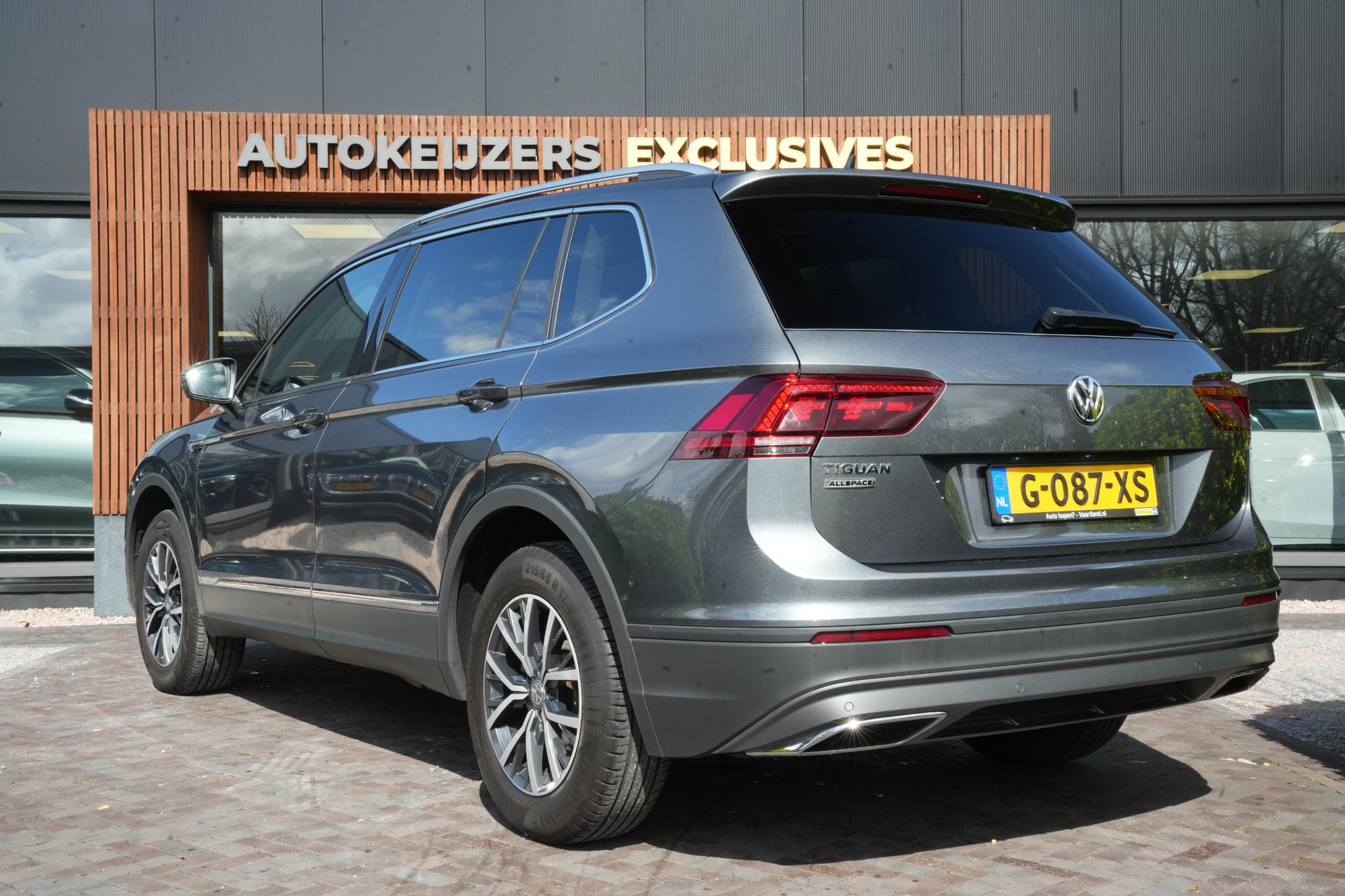Volkswagen Tiguan Allspace 1.5 TSI Comfortline Business 2020 Platinum grey metallic 7