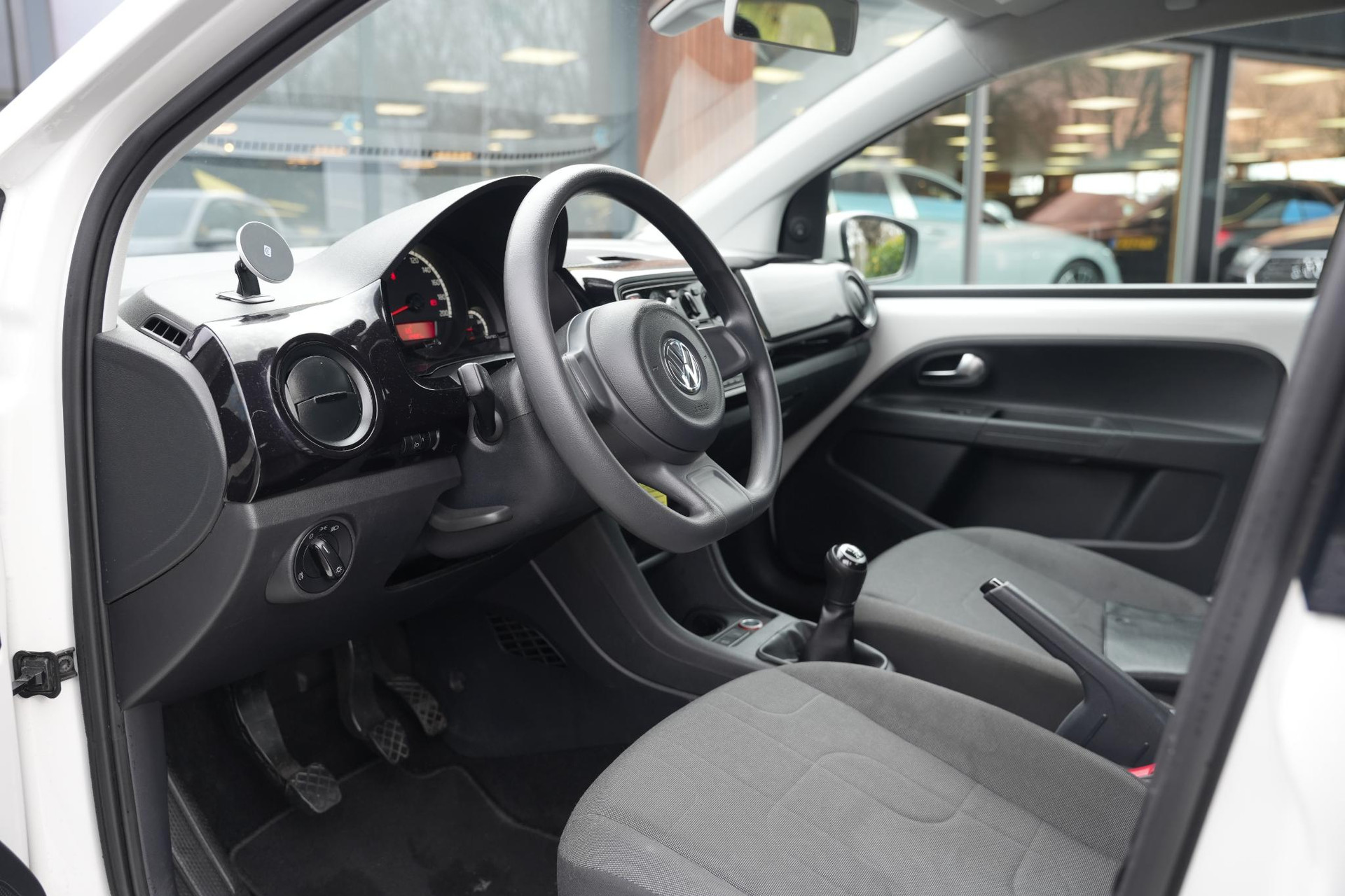 Volkswagen up! 1.0 move up! BlueMotion 2016 Candy white 4