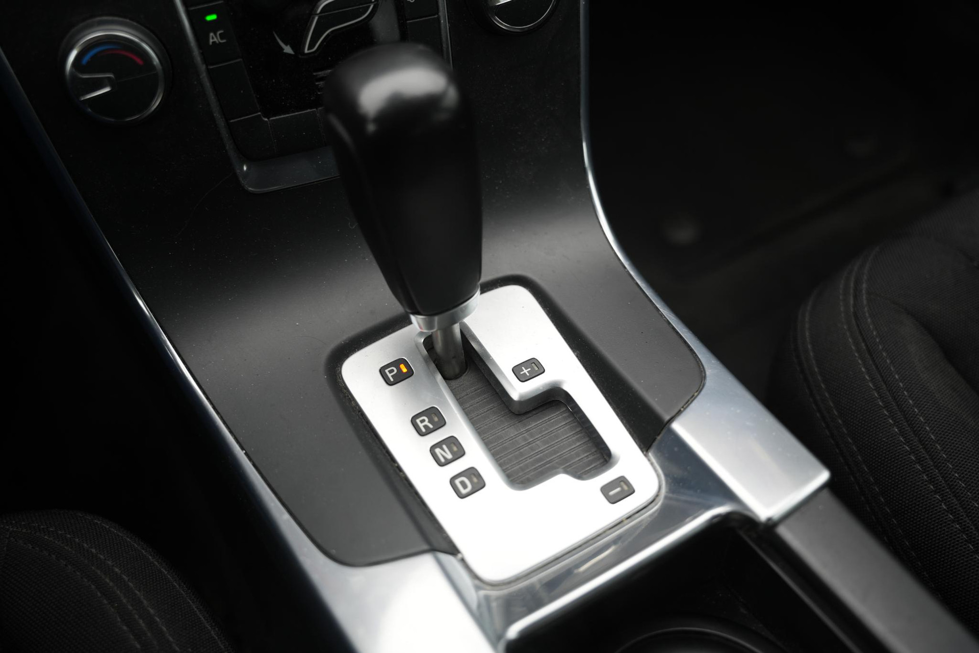 Volvo S60 1.6 T4 Kinetic 2011 SAVILE GREY (492) 16