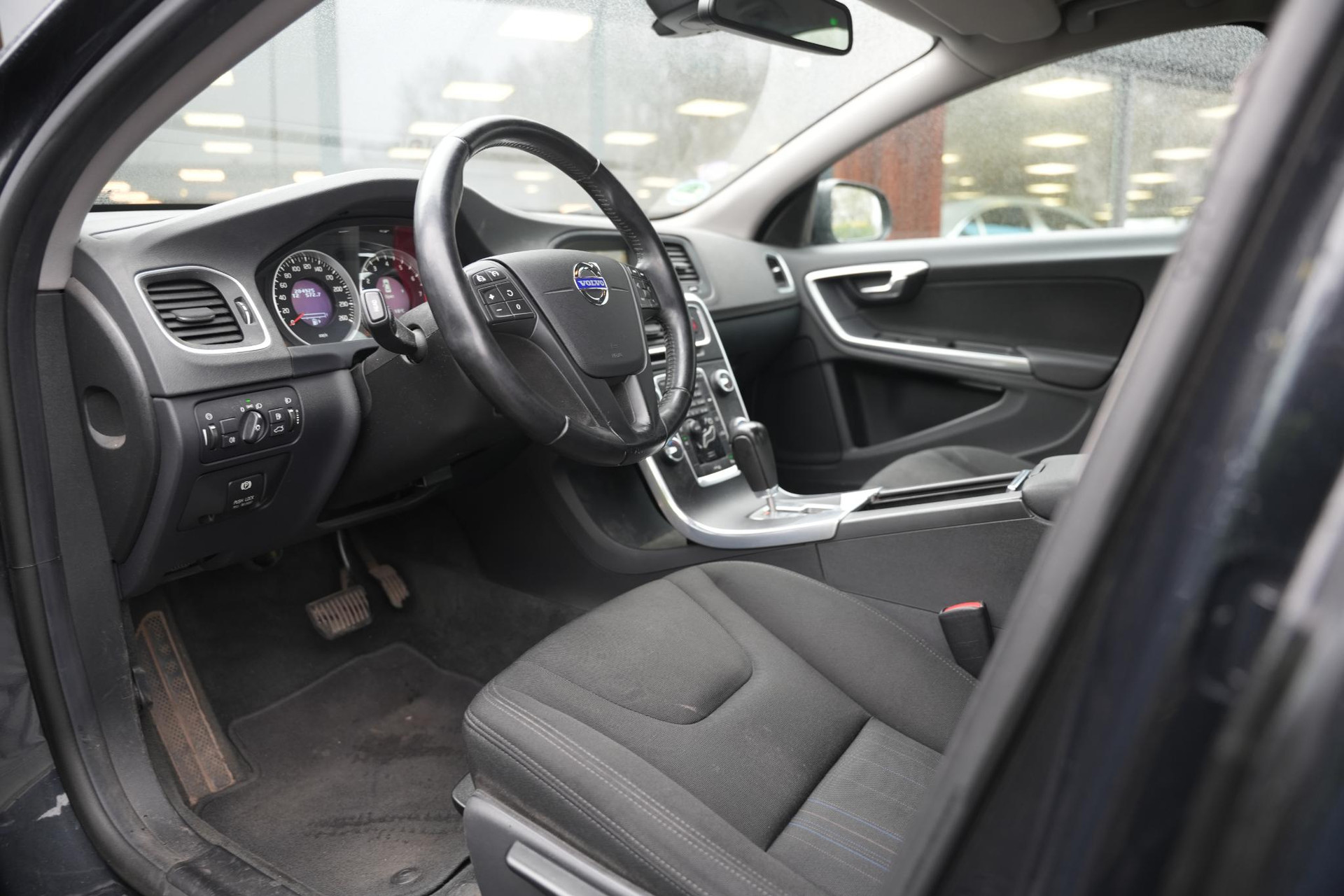 Volvo S60 1.6 T4 Kinetic 2011 SAVILE GREY (492) 4