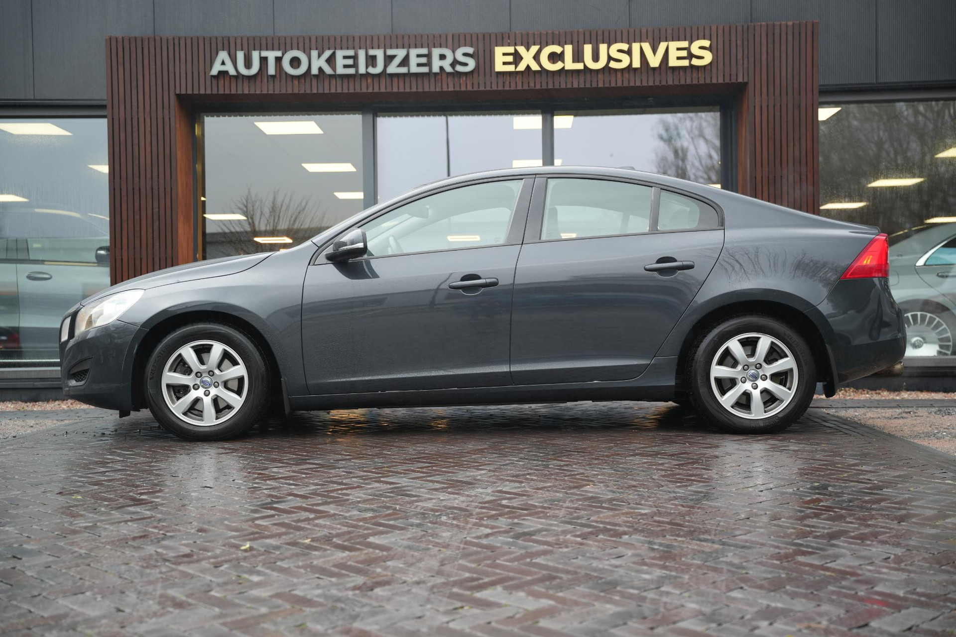 Volvo S60 1.6 T4 Kinetic 2011 SAVILE GREY (492) 5