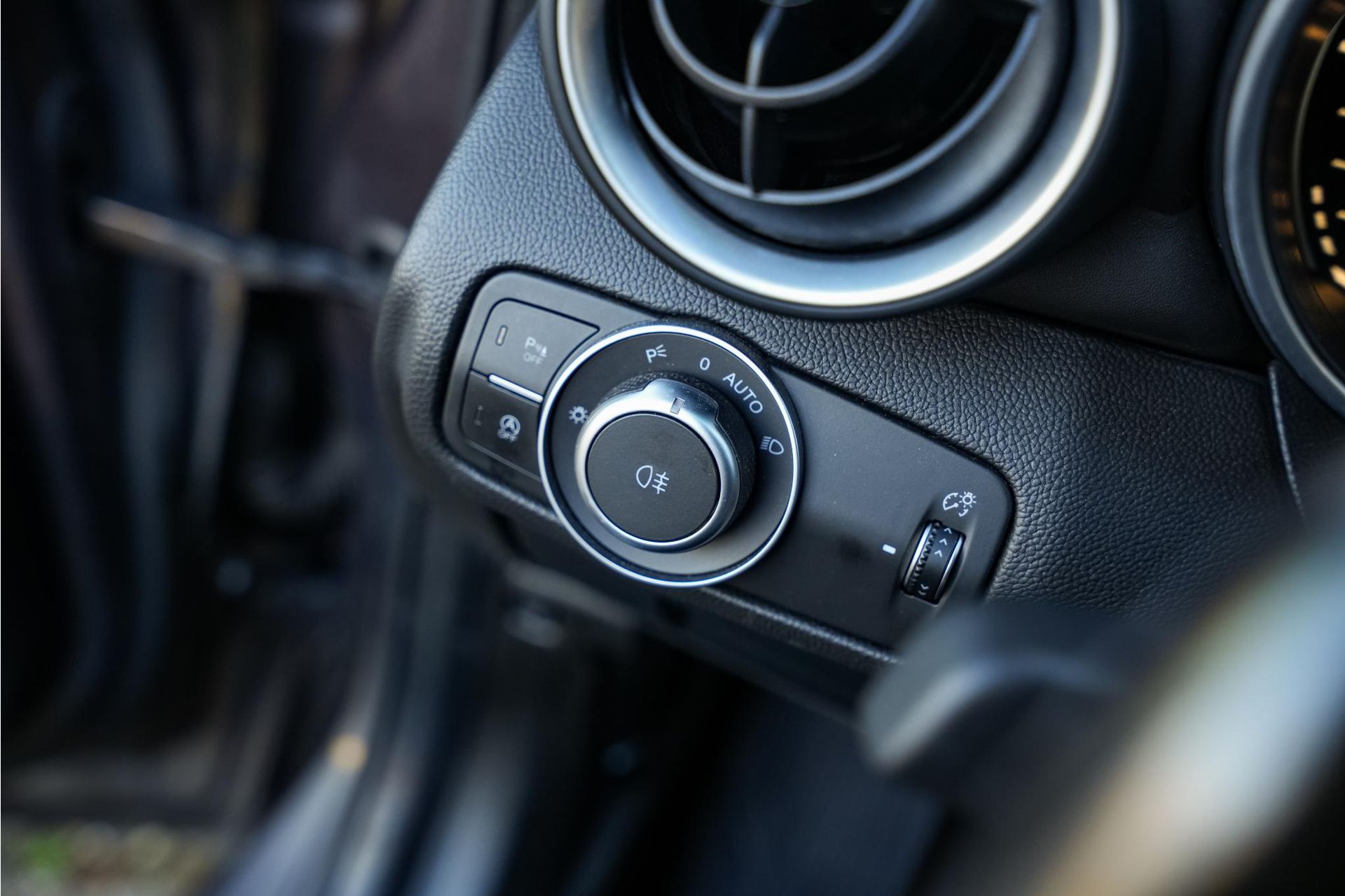 Alfa Romeo Giulia 2.0 T AWD Gepantserd / Armoured B4 2019  22