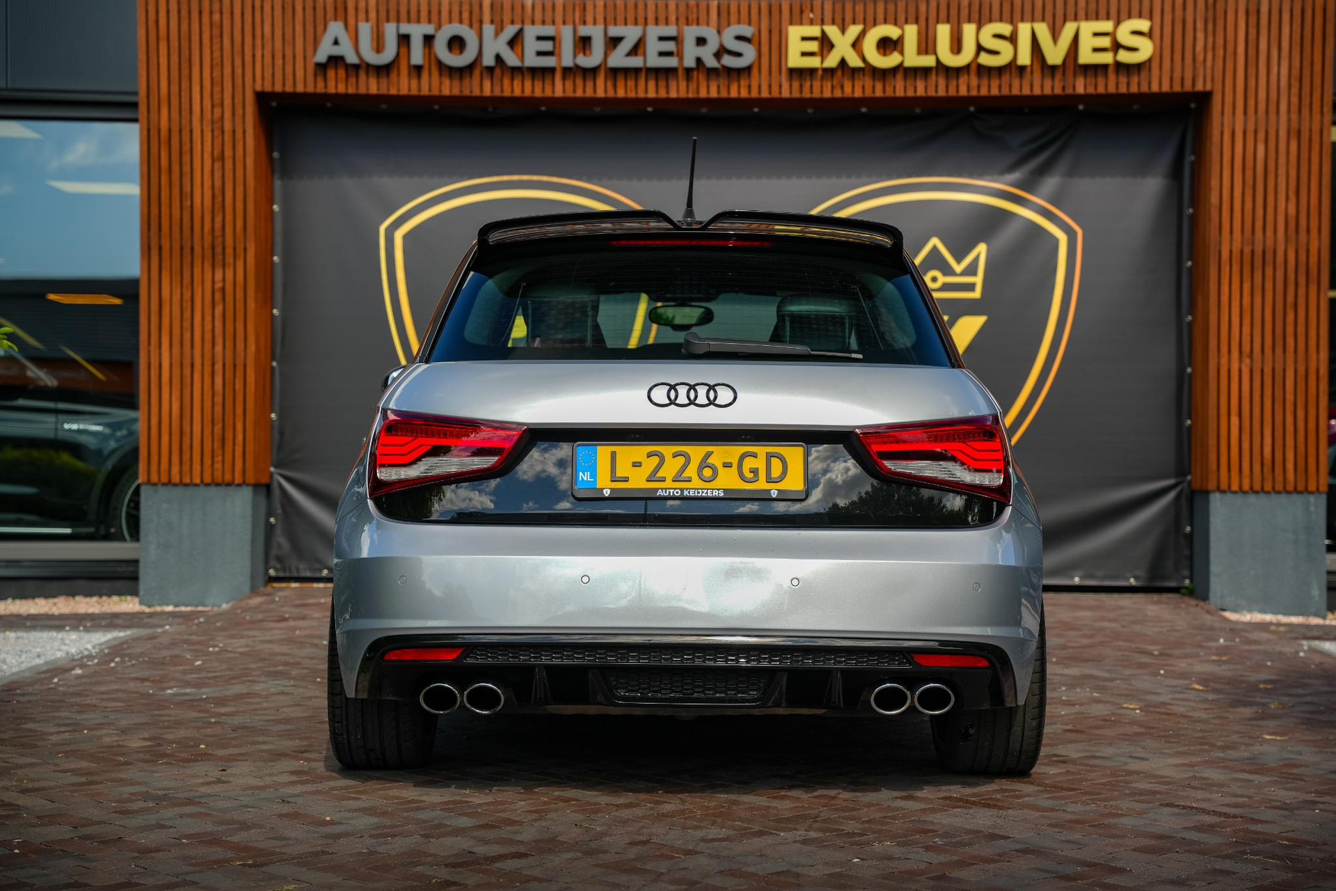 Audi A1 Sportback 2.0 TFSI S1 Quattro Pro Line Plus 2015  9