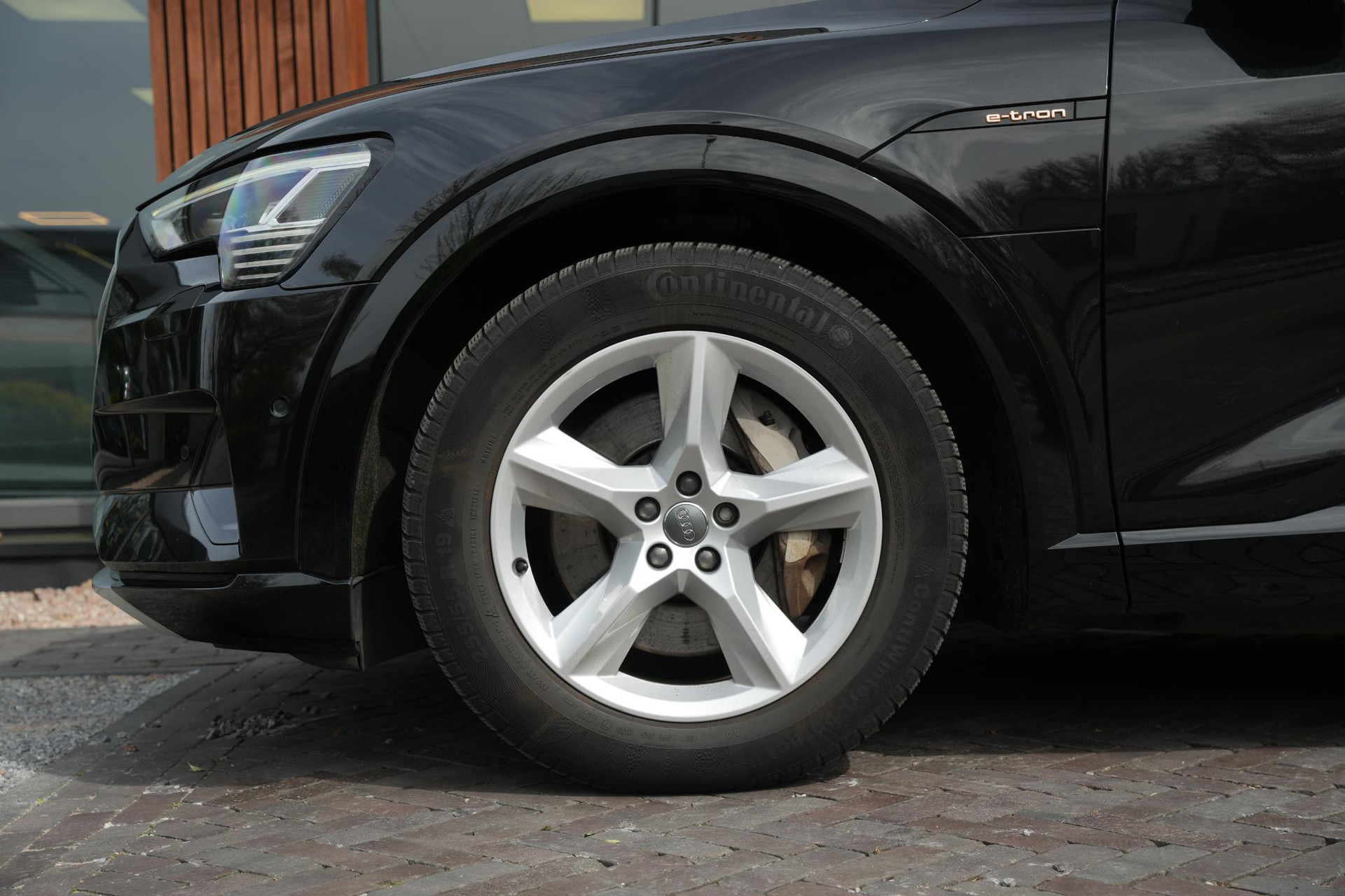 Audi e-tron e-tron 55 quattro advanced 95 kWh 2019 Mythoszwart metallic 10